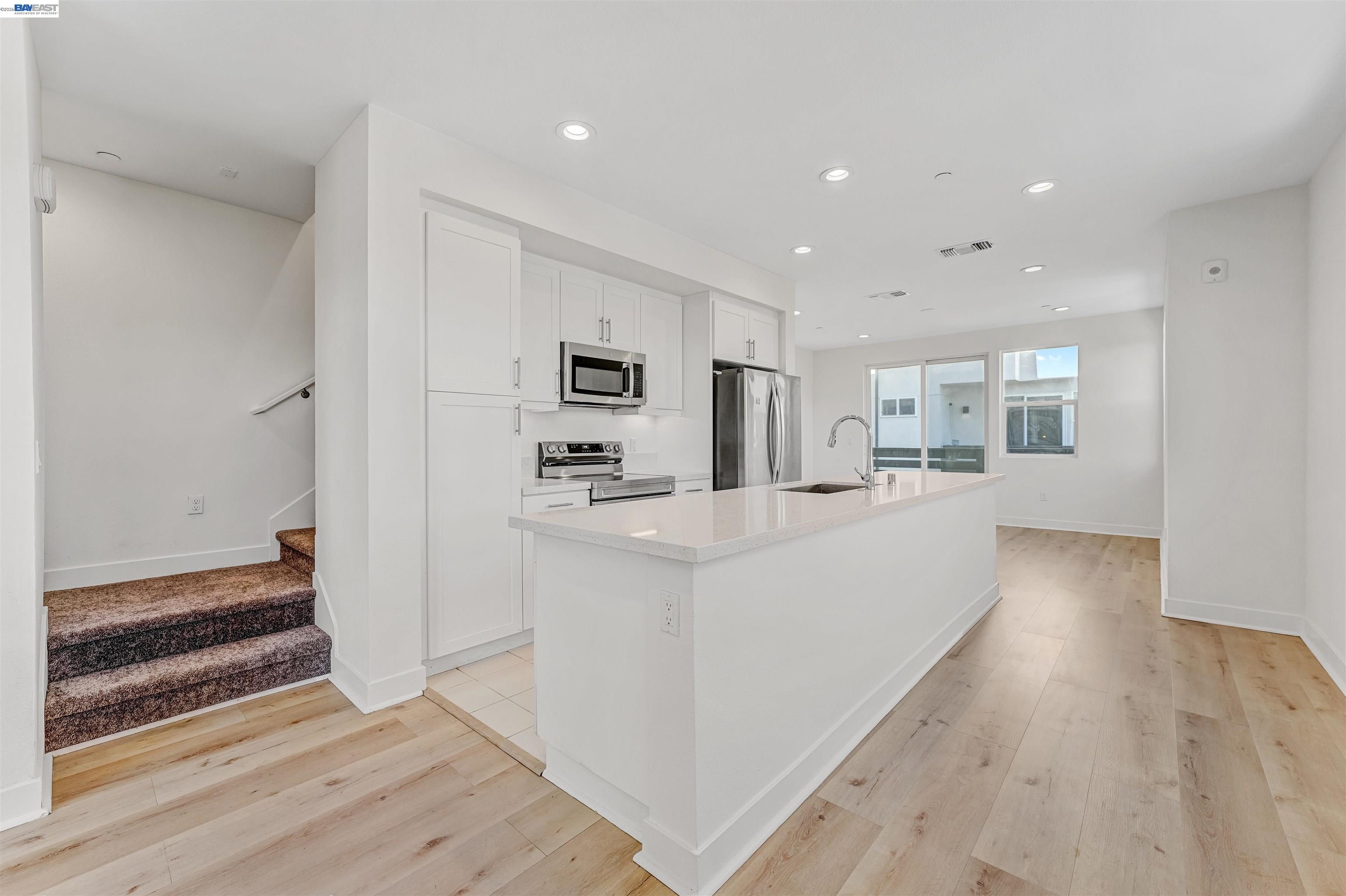 Photo #8: 41127674 Listing: Photo #8