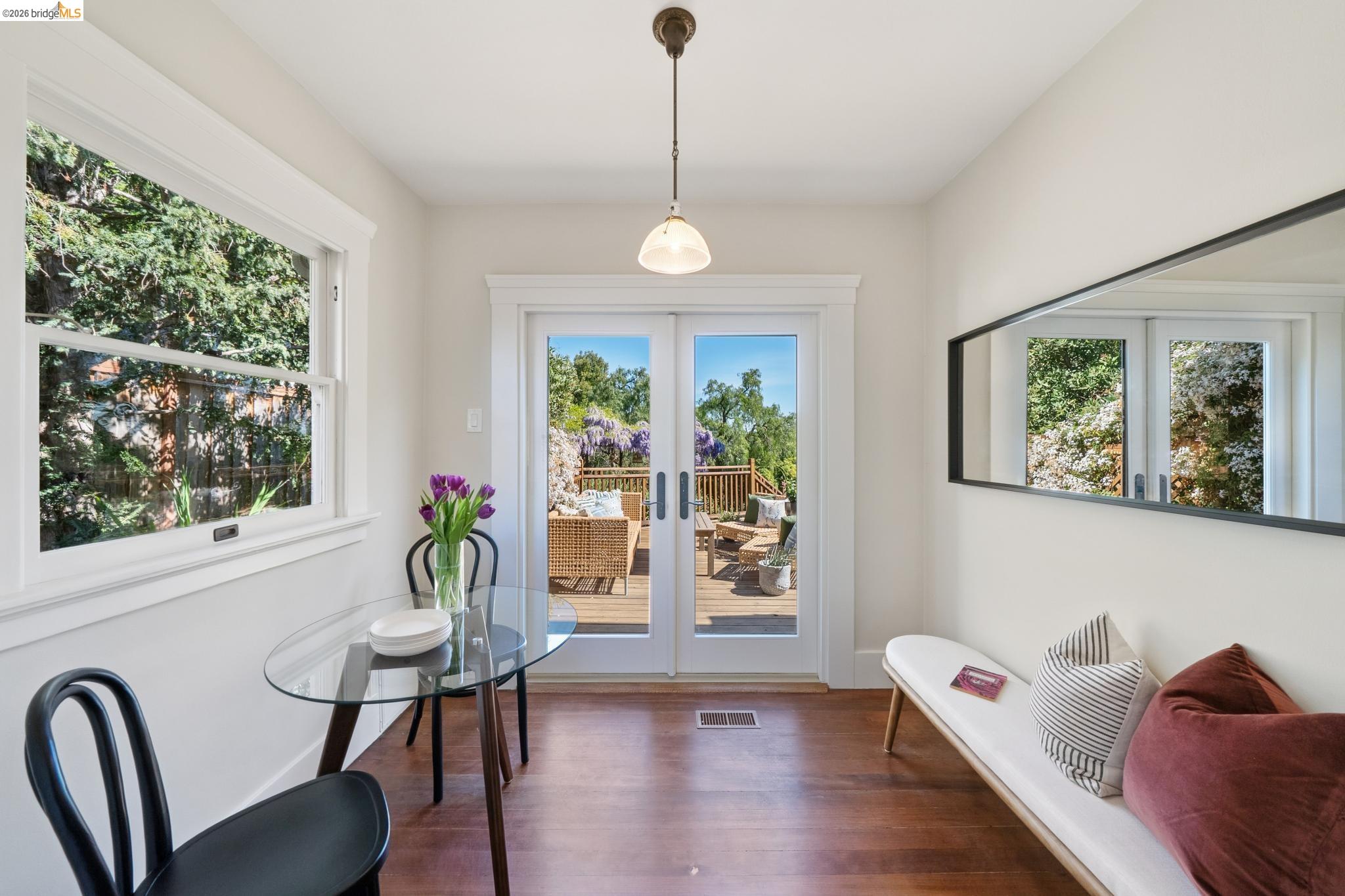 Detail Gallery Image 19 of 60 For 3862 Lyman Rd, Oakland,  CA 94602 - 3 Beds | 1 Baths