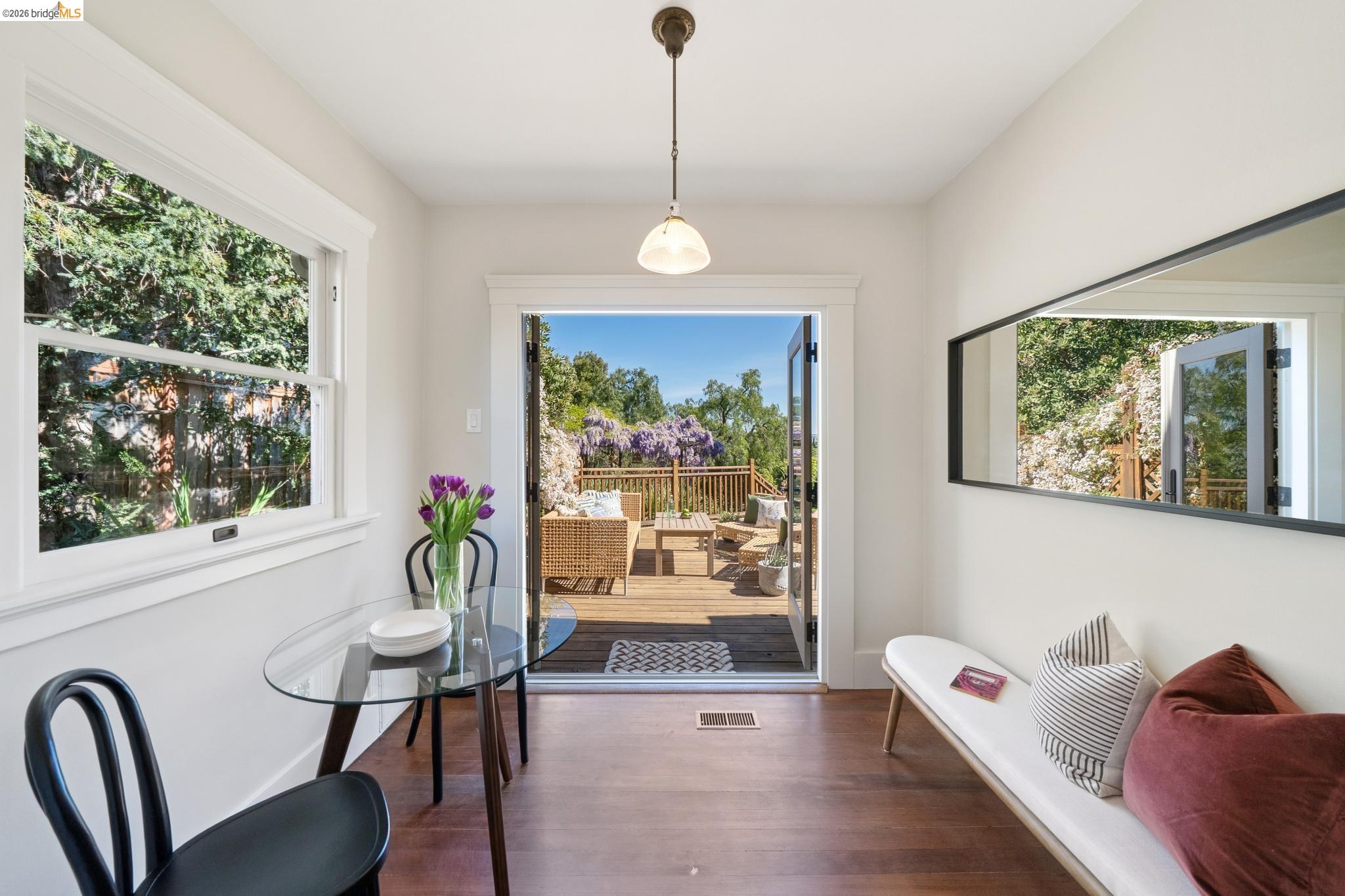 Detail Gallery Image 20 of 60 For 3862 Lyman Rd, Oakland,  CA 94602 - 3 Beds | 1 Baths