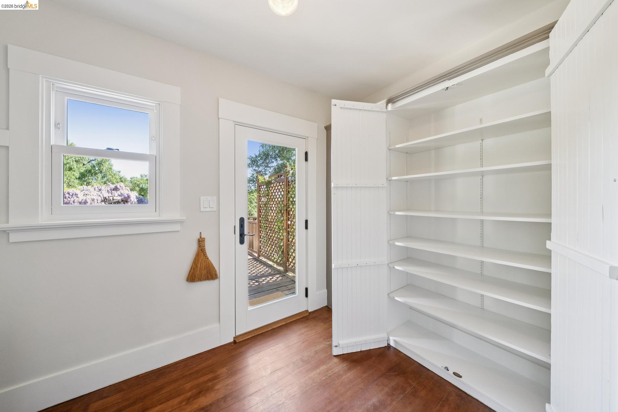 Detail Gallery Image 24 of 60 For 3862 Lyman Rd, Oakland,  CA 94602 - 3 Beds | 1 Baths