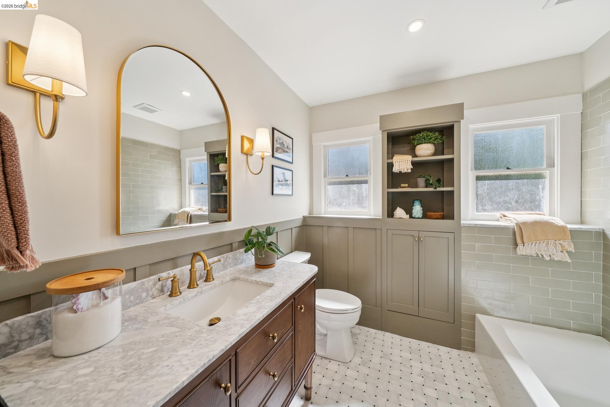 Detail Gallery Image 33 of 60 For 3862 Lyman Rd, Oakland,  CA 94602 - 3 Beds | 1 Baths