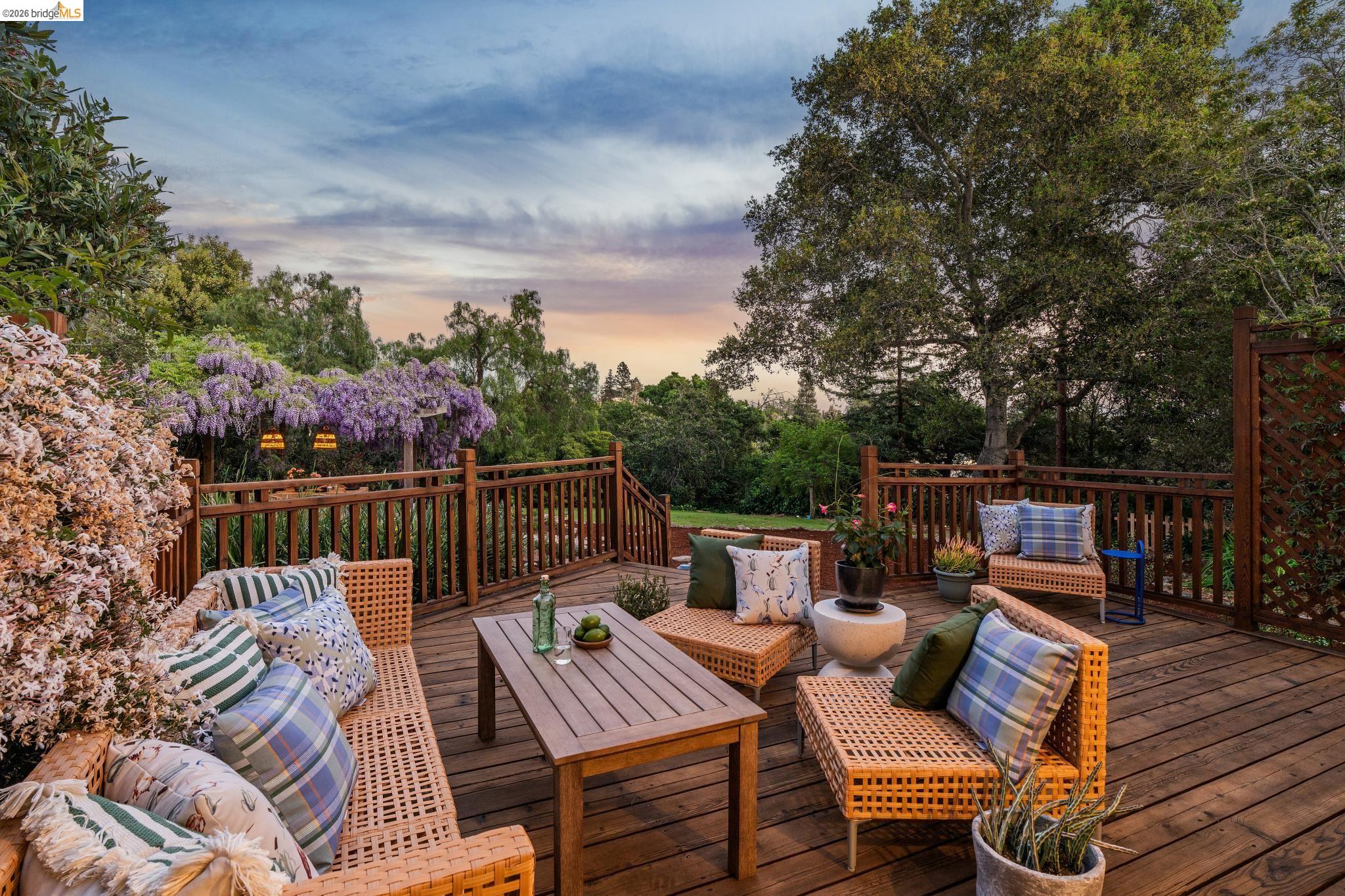 Detail Gallery Image 39 of 60 For 3862 Lyman Rd, Oakland,  CA 94602 - 3 Beds | 1 Baths