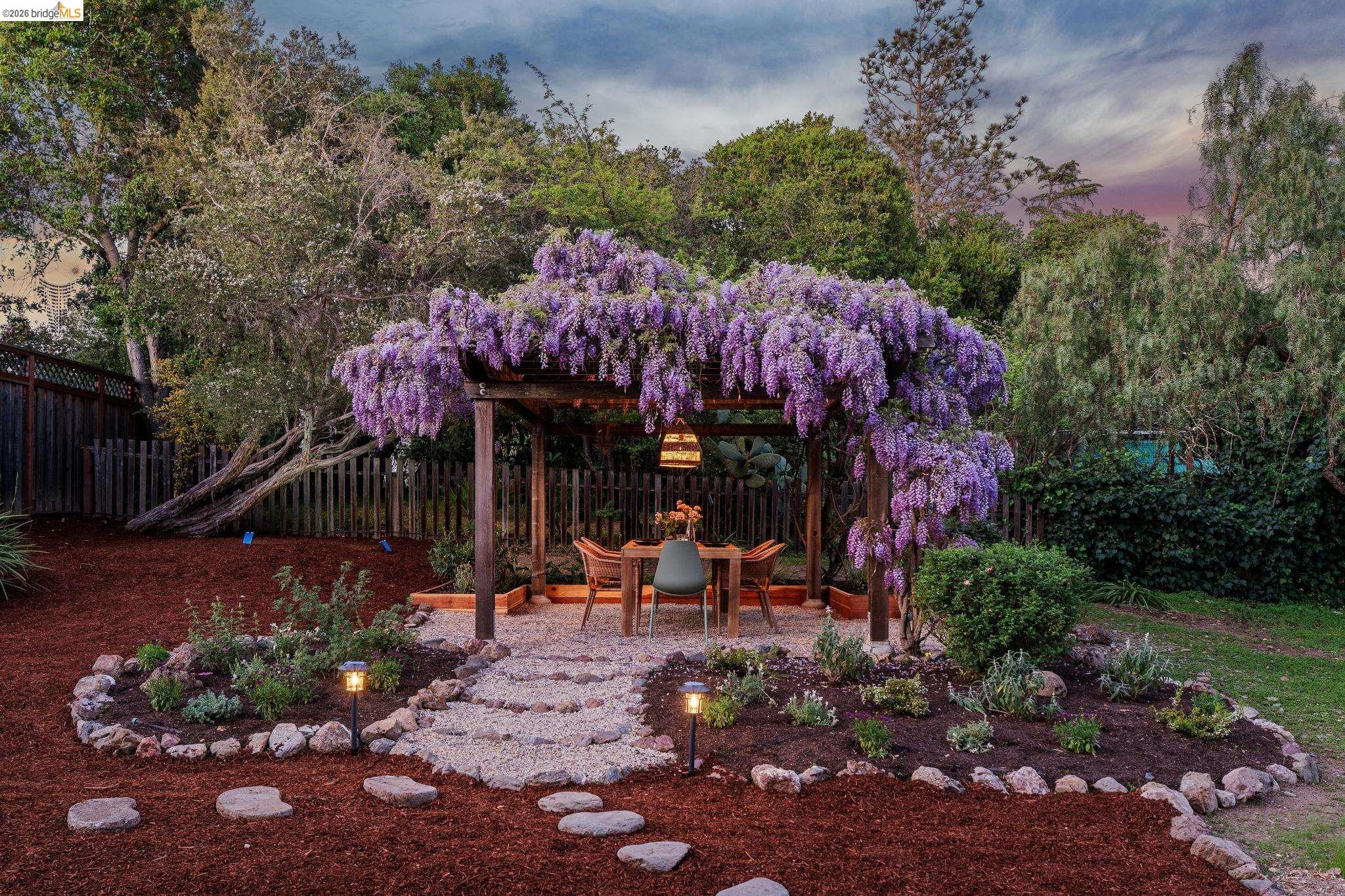 Detail Gallery Image 44 of 60 For 3862 Lyman Rd, Oakland,  CA 94602 - 3 Beds | 1 Baths