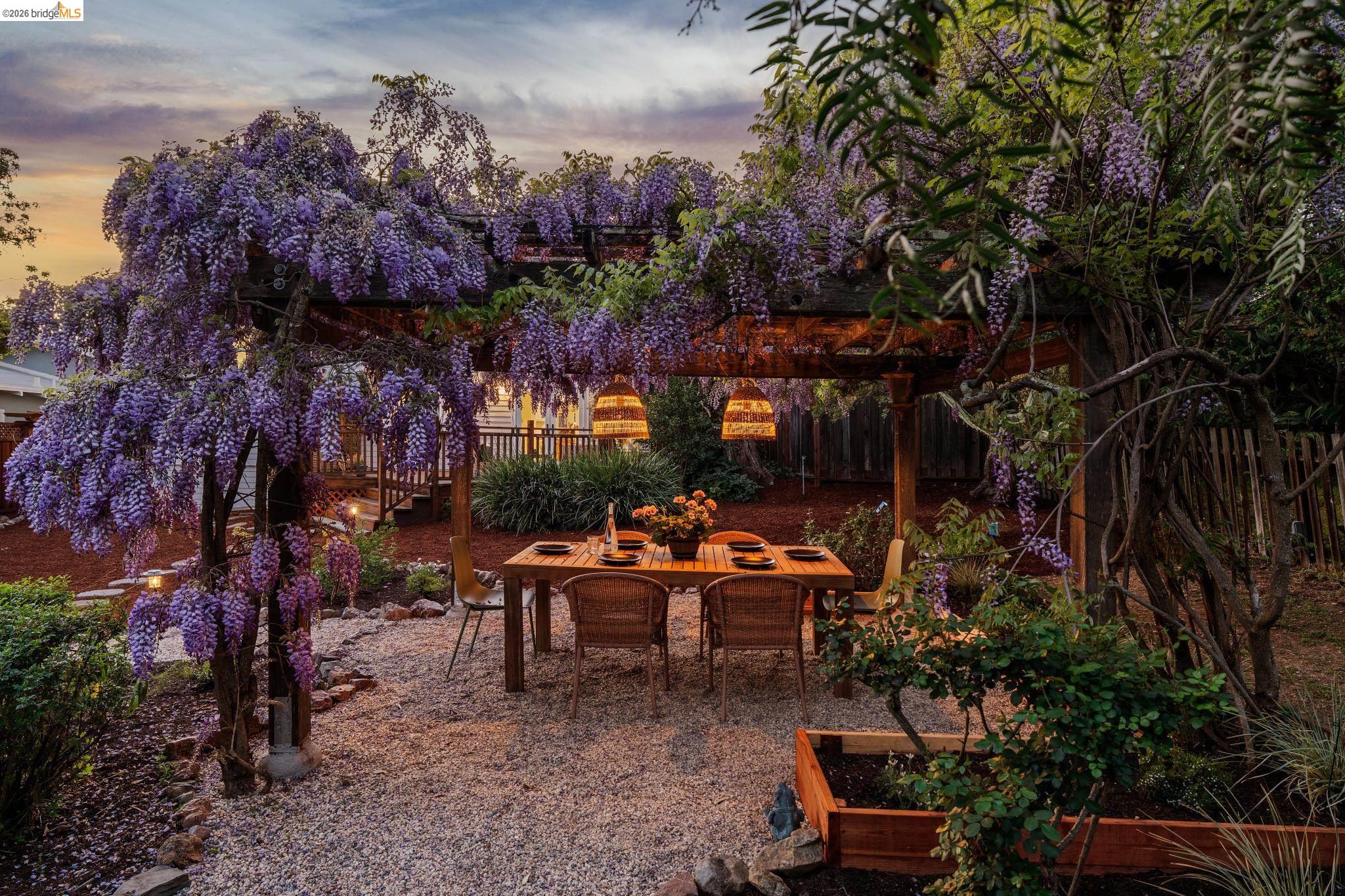 Detail Gallery Image 45 of 60 For 3862 Lyman Rd, Oakland,  CA 94602 - 3 Beds | 1 Baths