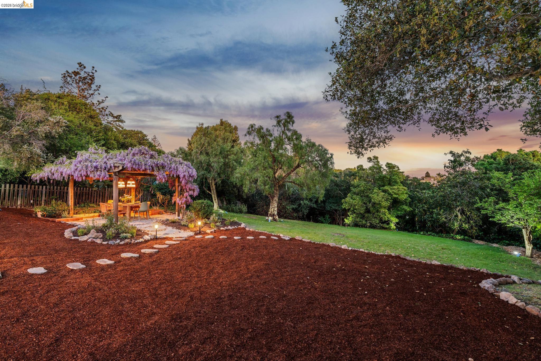 Detail Gallery Image 52 of 60 For 3862 Lyman Rd, Oakland,  CA 94602 - 3 Beds | 1 Baths