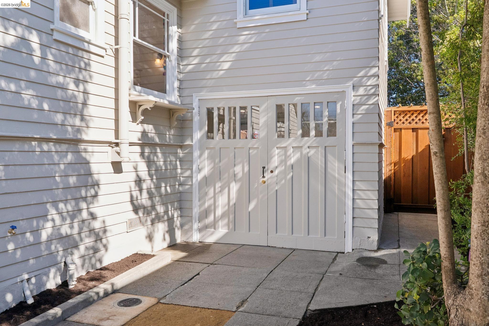 Detail Gallery Image 56 of 60 For 3862 Lyman Rd, Oakland,  CA 94602 - 3 Beds | 1 Baths