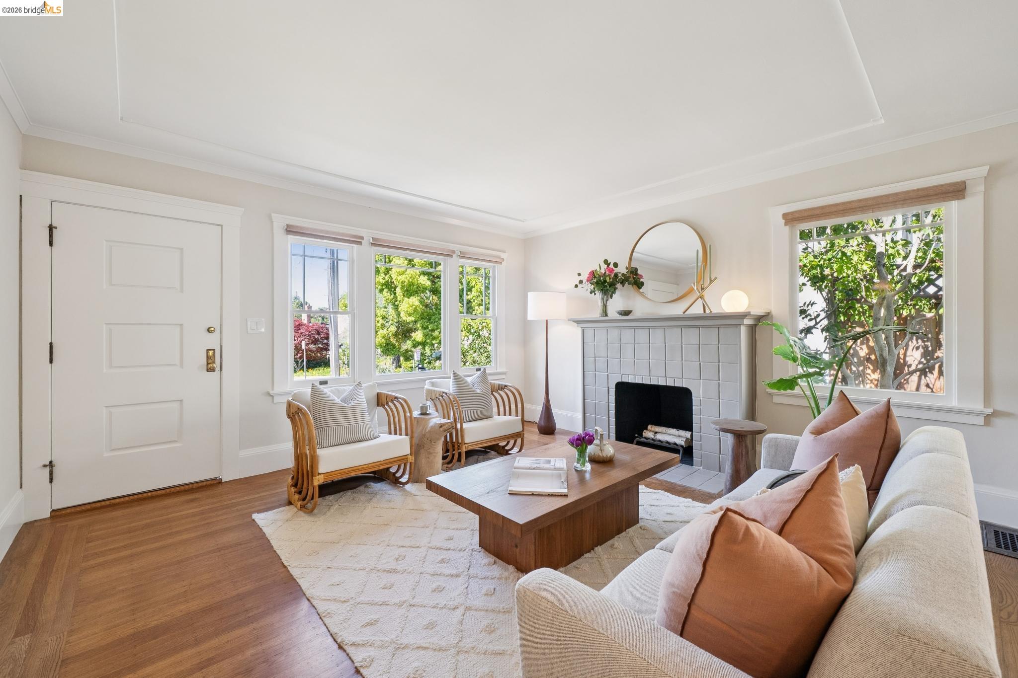 Detail Gallery Image 9 of 60 For 3862 Lyman Rd, Oakland,  CA 94602 - 3 Beds | 1 Baths