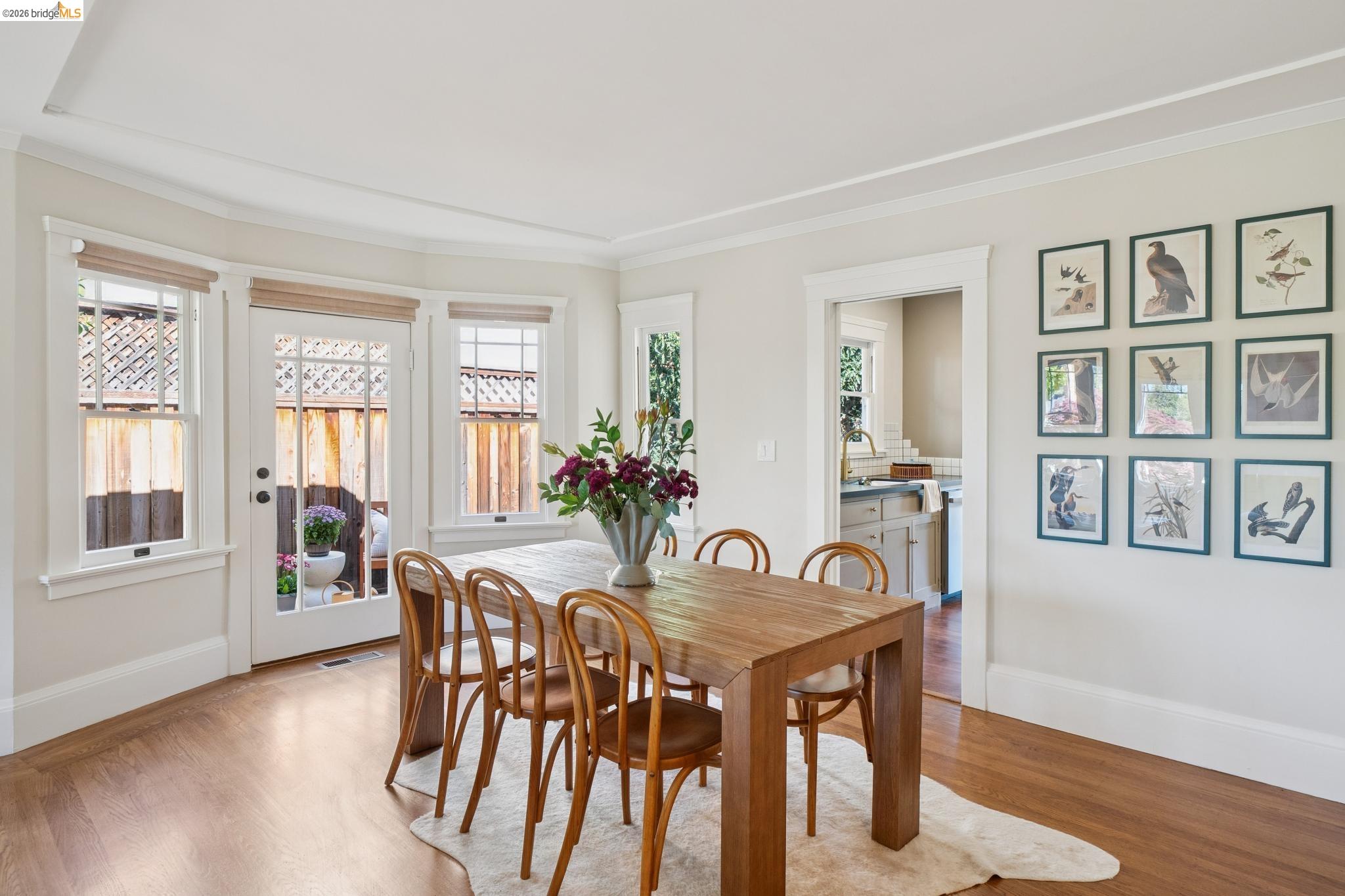 Detail Gallery Image 10 of 60 For 3862 Lyman Rd, Oakland,  CA 94602 - 3 Beds | 1 Baths