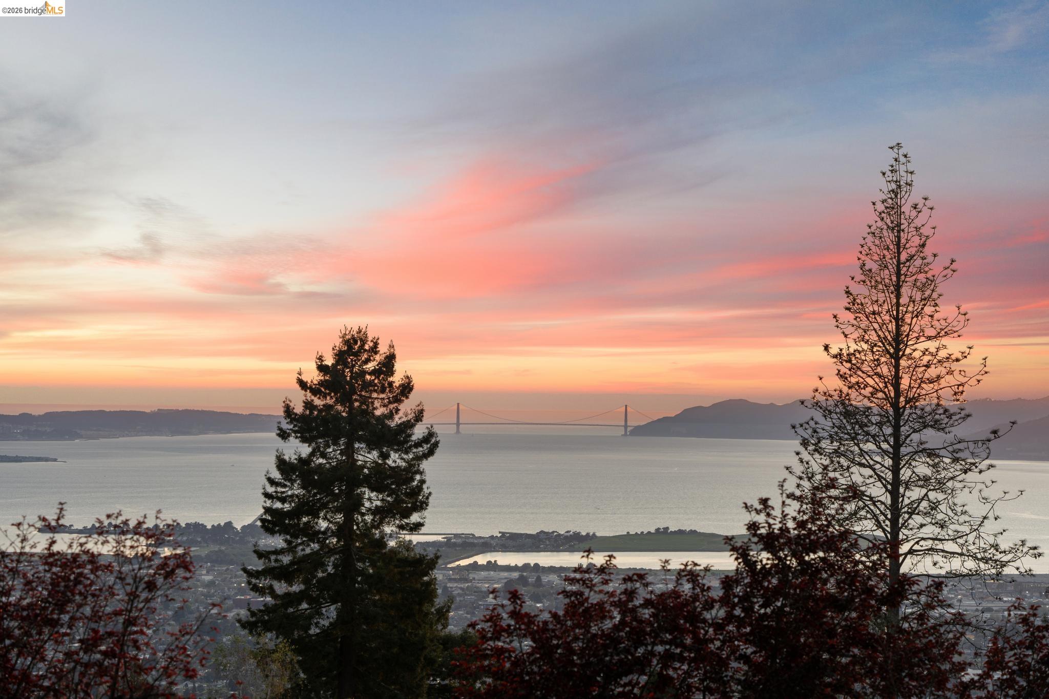 Detail Gallery Image 11 of 58 For 1221 Grizzly Peak Blvd, Berkeley,  CA 94708 - 4 Beds | 3/1 Baths