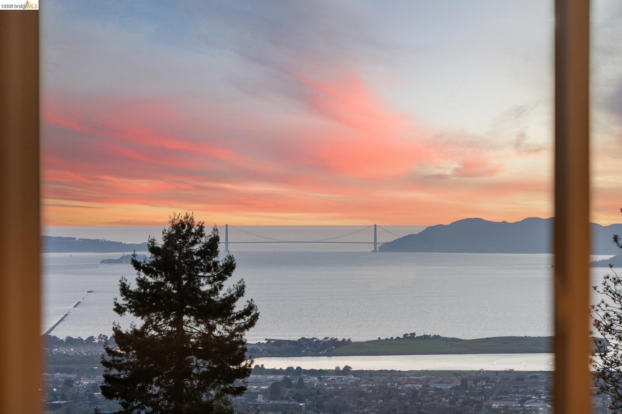 Detail Gallery Image 18 of 60 For 1221 Grizzly Peak Blvd, Berkeley,  CA 94708 - 4 Beds | 3/1 Baths