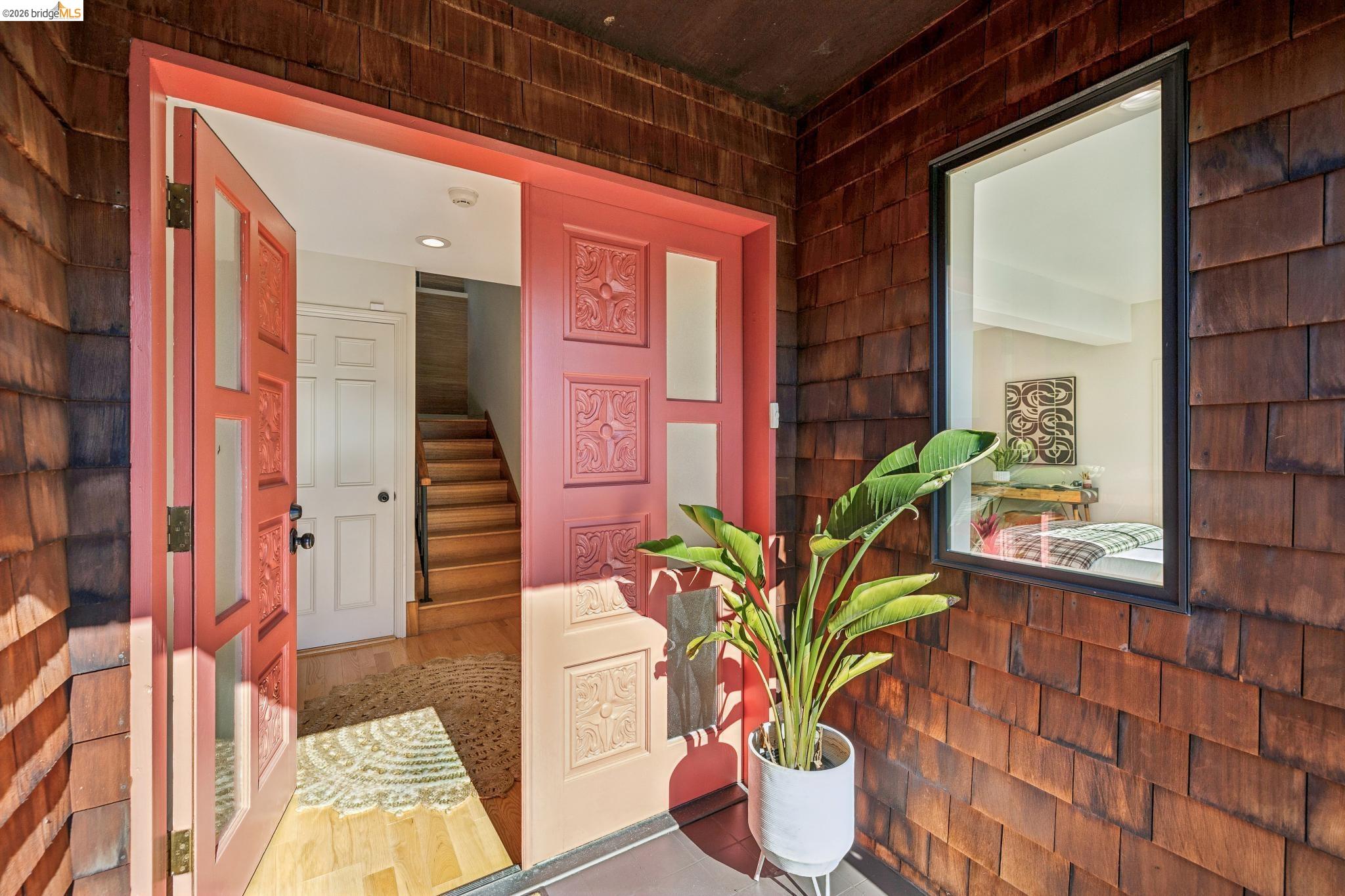 Detail Gallery Image 22 of 60 For 1221 Grizzly Peak Blvd, Berkeley,  CA 94708 - 4 Beds | 3/1 Baths