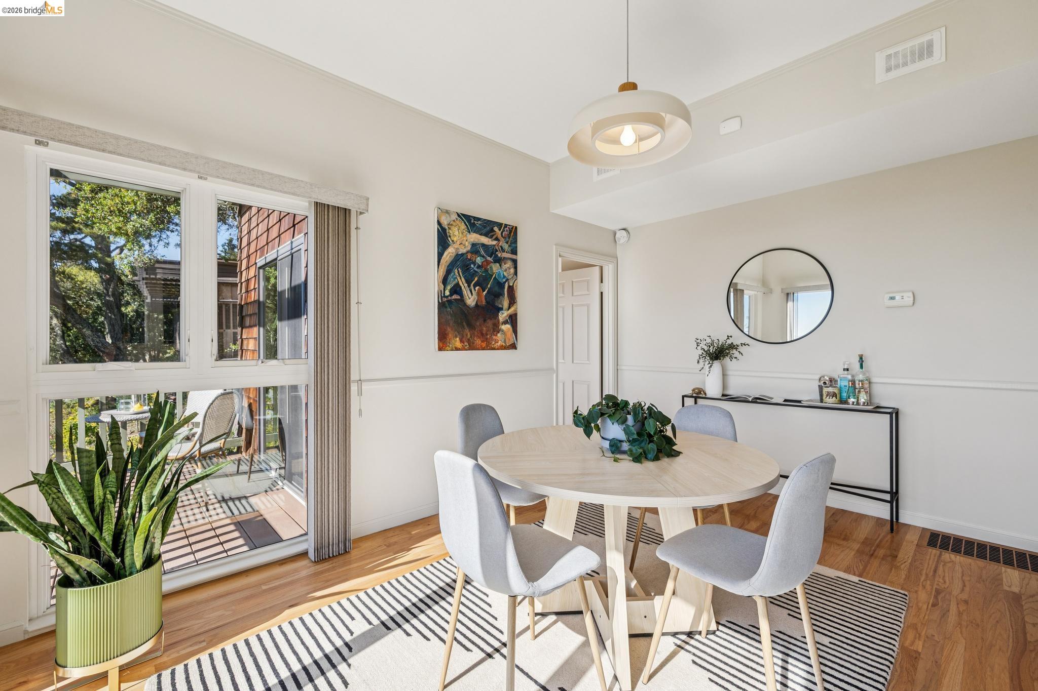 Detail Gallery Image 26 of 58 For 1221 Grizzly Peak Blvd, Berkeley,  CA 94708 - 4 Beds | 3/1 Baths