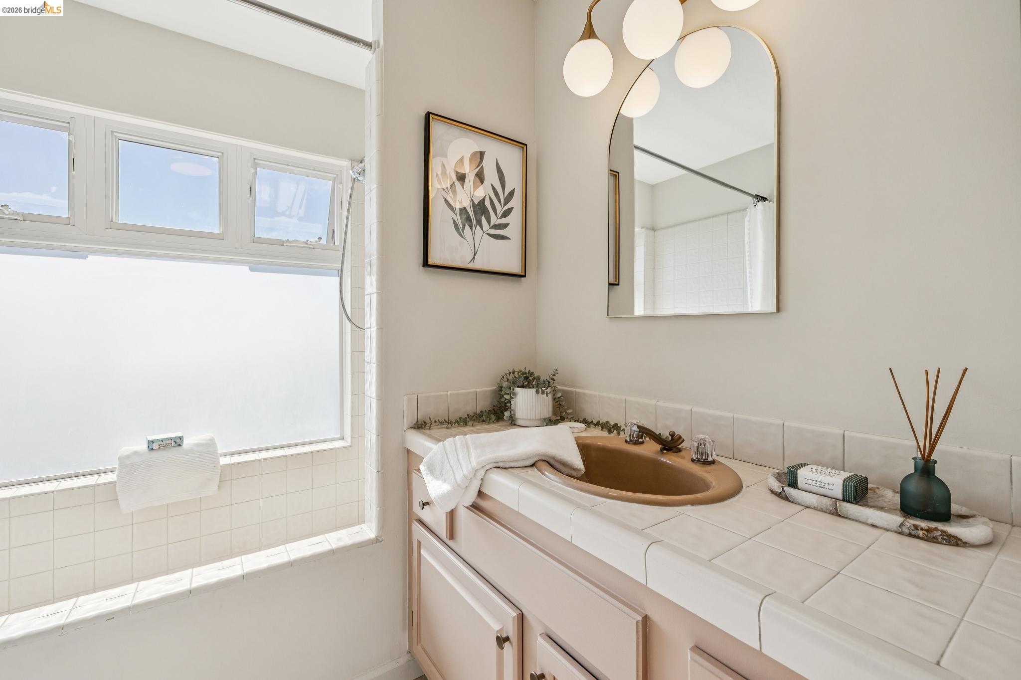 Detail Gallery Image 43 of 60 For 1221 Grizzly Peak Blvd, Berkeley,  CA 94708 - 4 Beds | 3/1 Baths