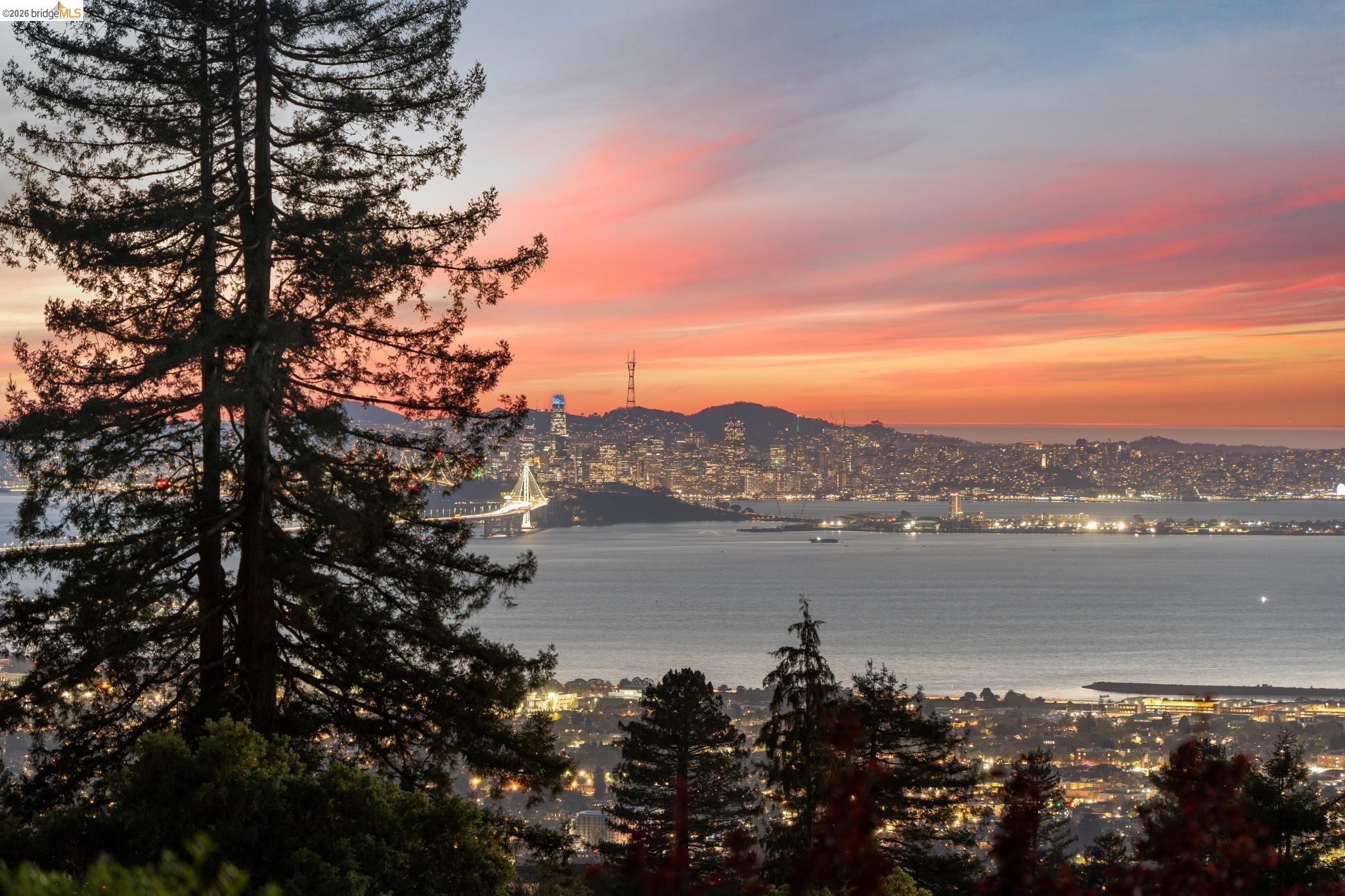 Detail Gallery Image 9 of 58 For 1221 Grizzly Peak Blvd, Berkeley,  CA 94708 - 4 Beds | 3/1 Baths