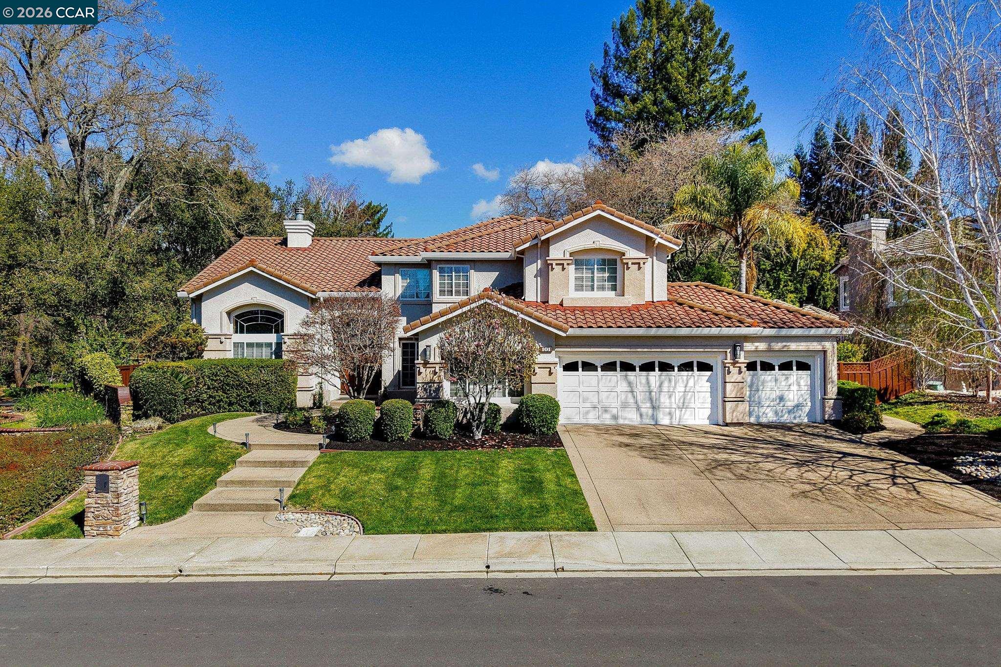 Detail Gallery Image 2 of 53 For 101 Victoria Pl, Danville,  CA 94506 - 5 Beds | 4 Baths