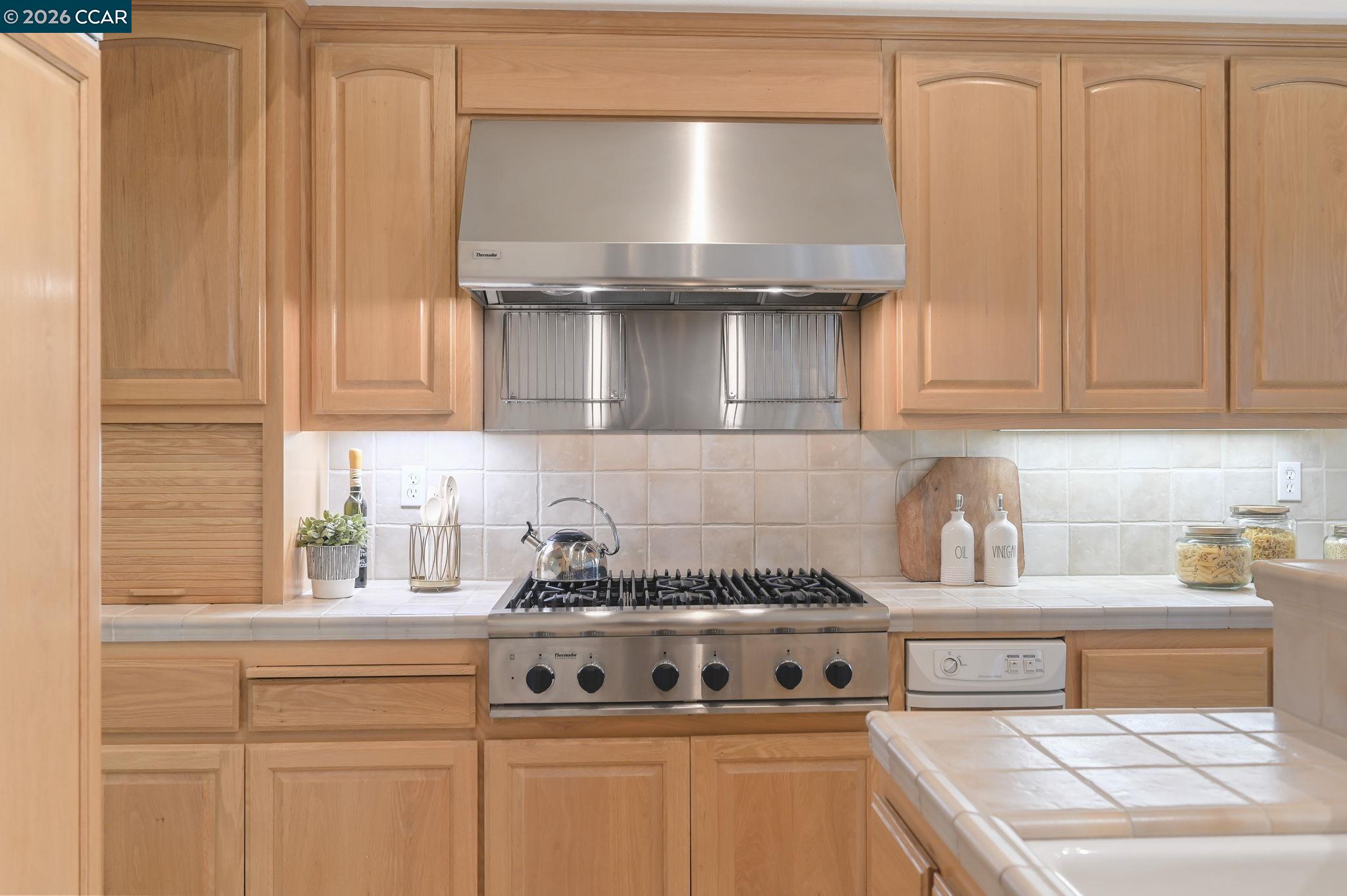 Detail Gallery Image 10 of 53 For 101 Victoria Pl, Danville,  CA 94506 - 5 Beds | 4 Baths