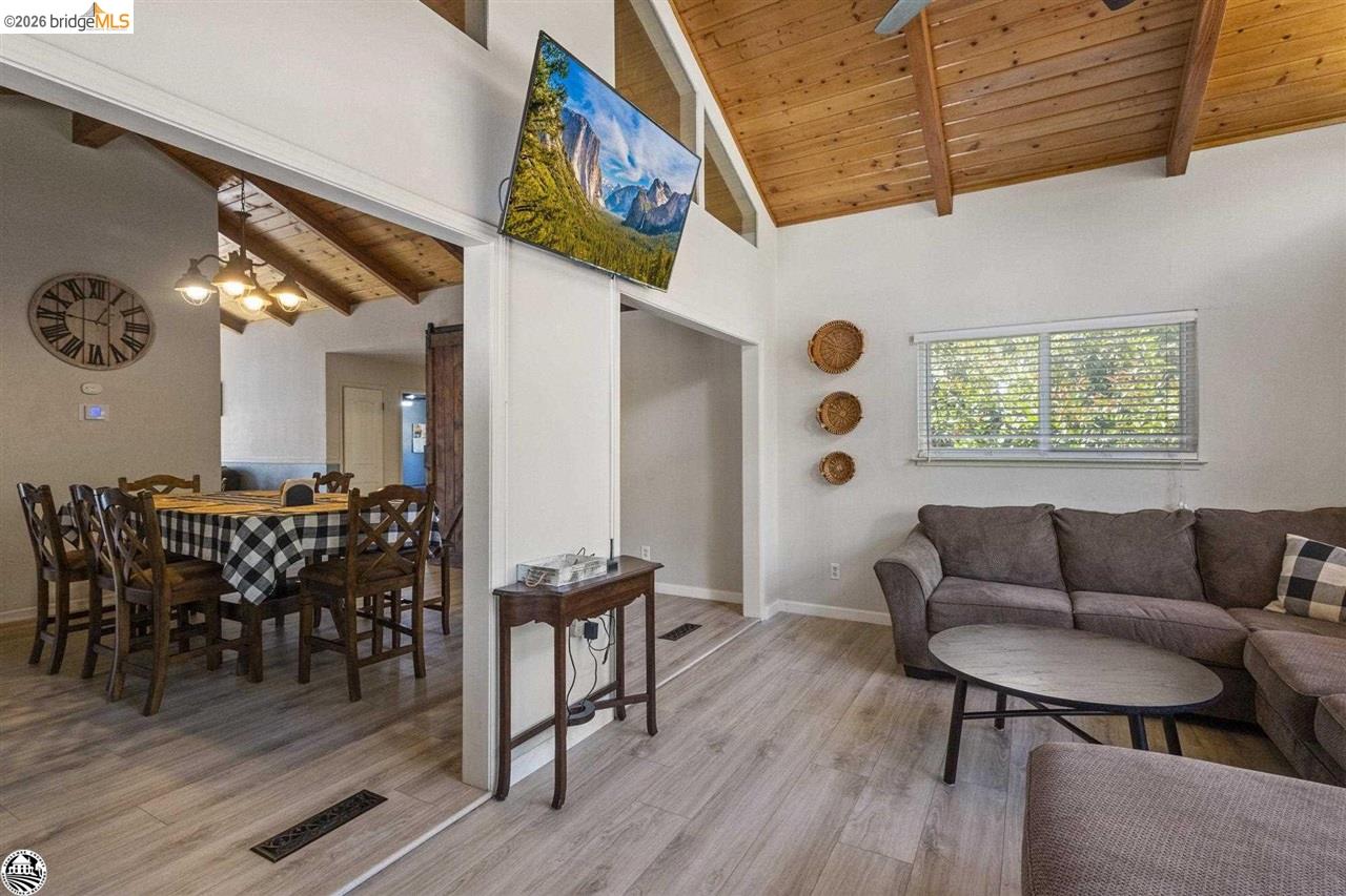 Detail Gallery Image 11 of 47 For 20580 Gerber Road, Tuolumne,  CA 95379 - 3 Beds | 2 Baths