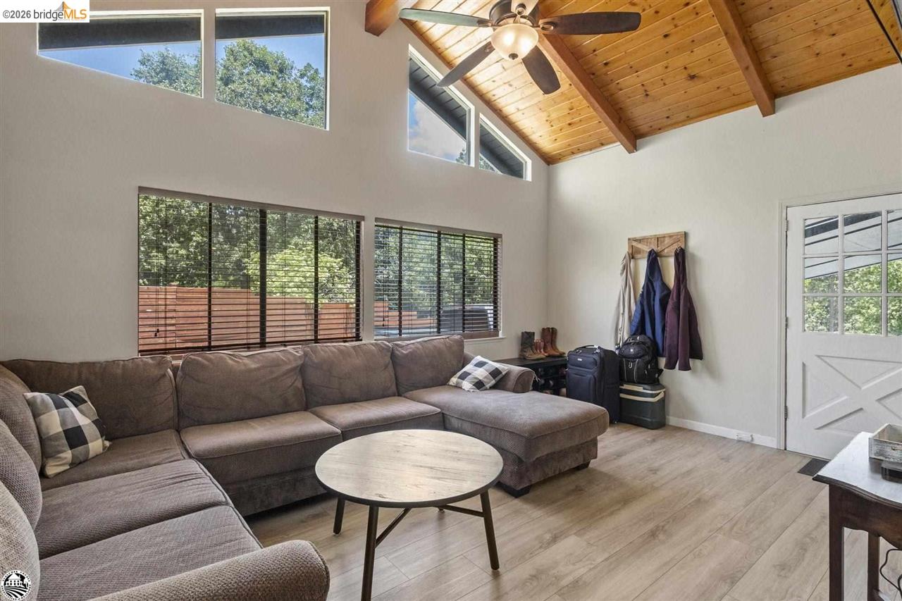 Detail Gallery Image 10 of 47 For 20580 Gerber Road, Tuolumne,  CA 95379 - 3 Beds | 2 Baths