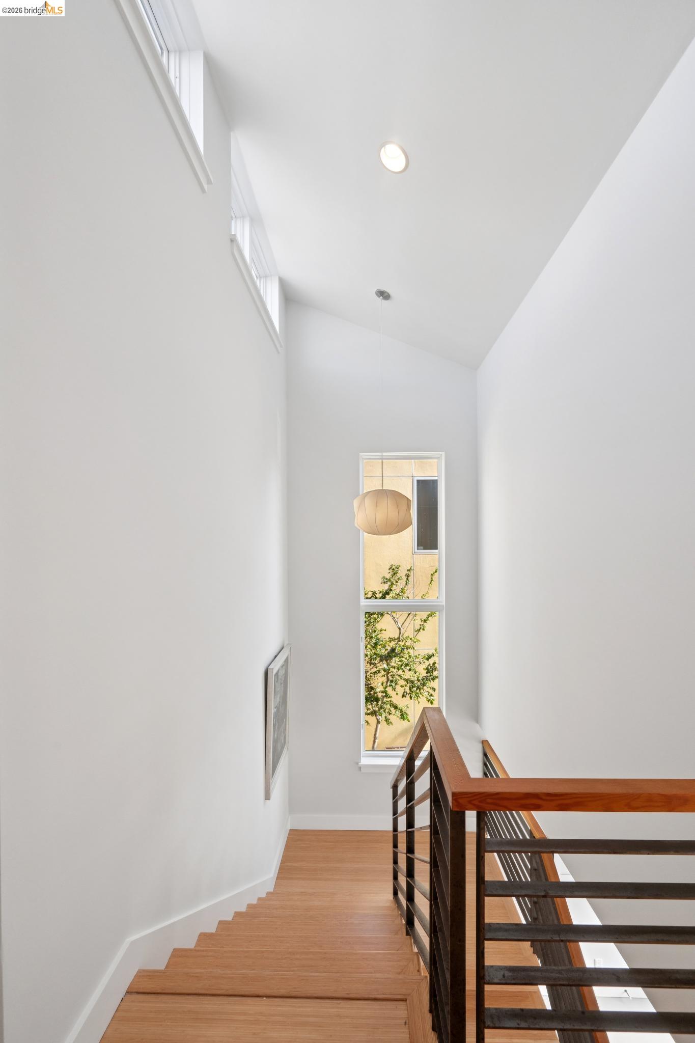 Detail Gallery Image 27 of 60 For 1126 Ocean Avenue, Oakland,  CA 94608 - 2 Beds | 2/1 Baths