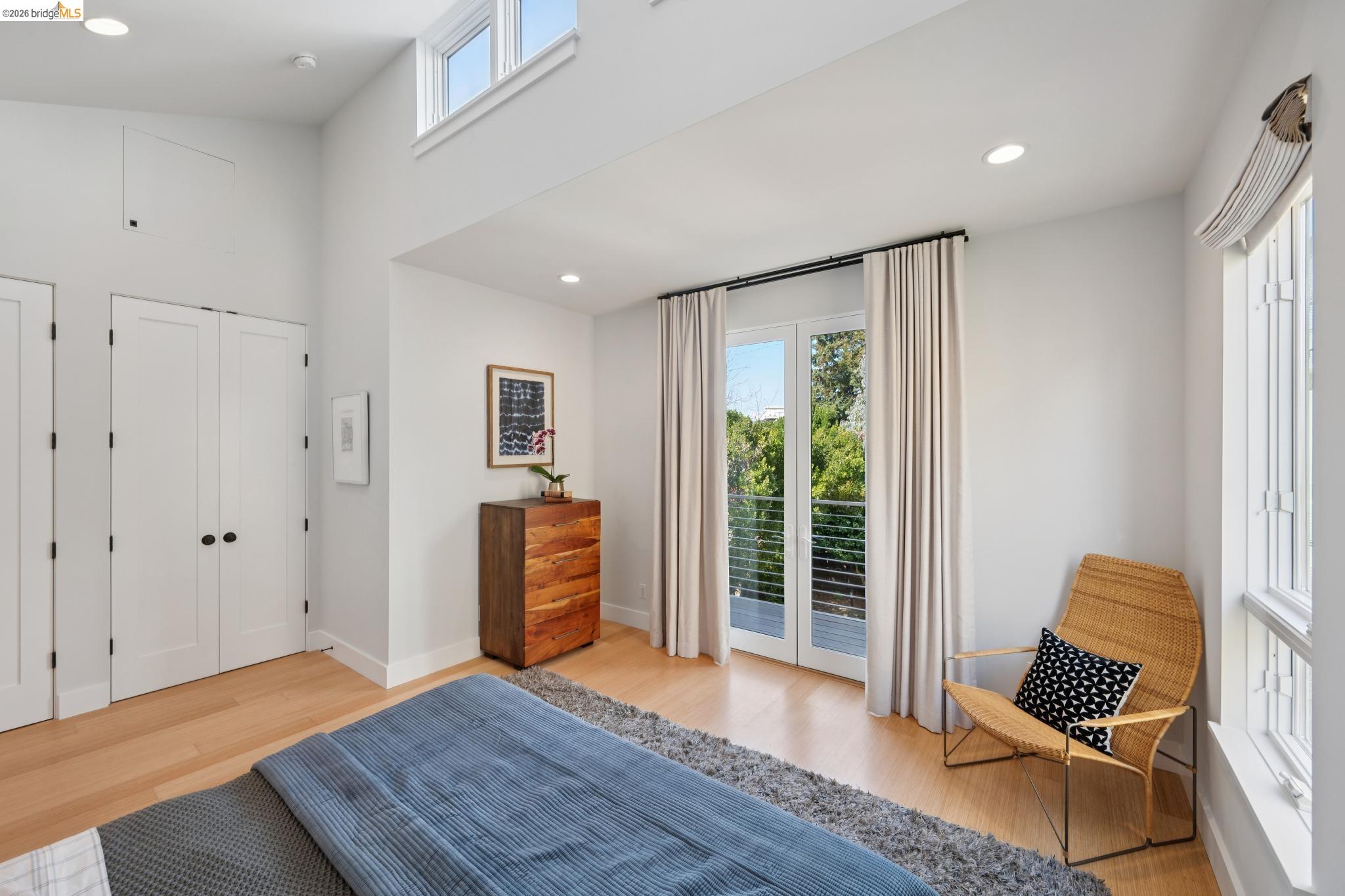 Detail Gallery Image 35 of 60 For 1126 Ocean Avenue, Oakland,  CA 94608 - 2 Beds | 2/1 Baths