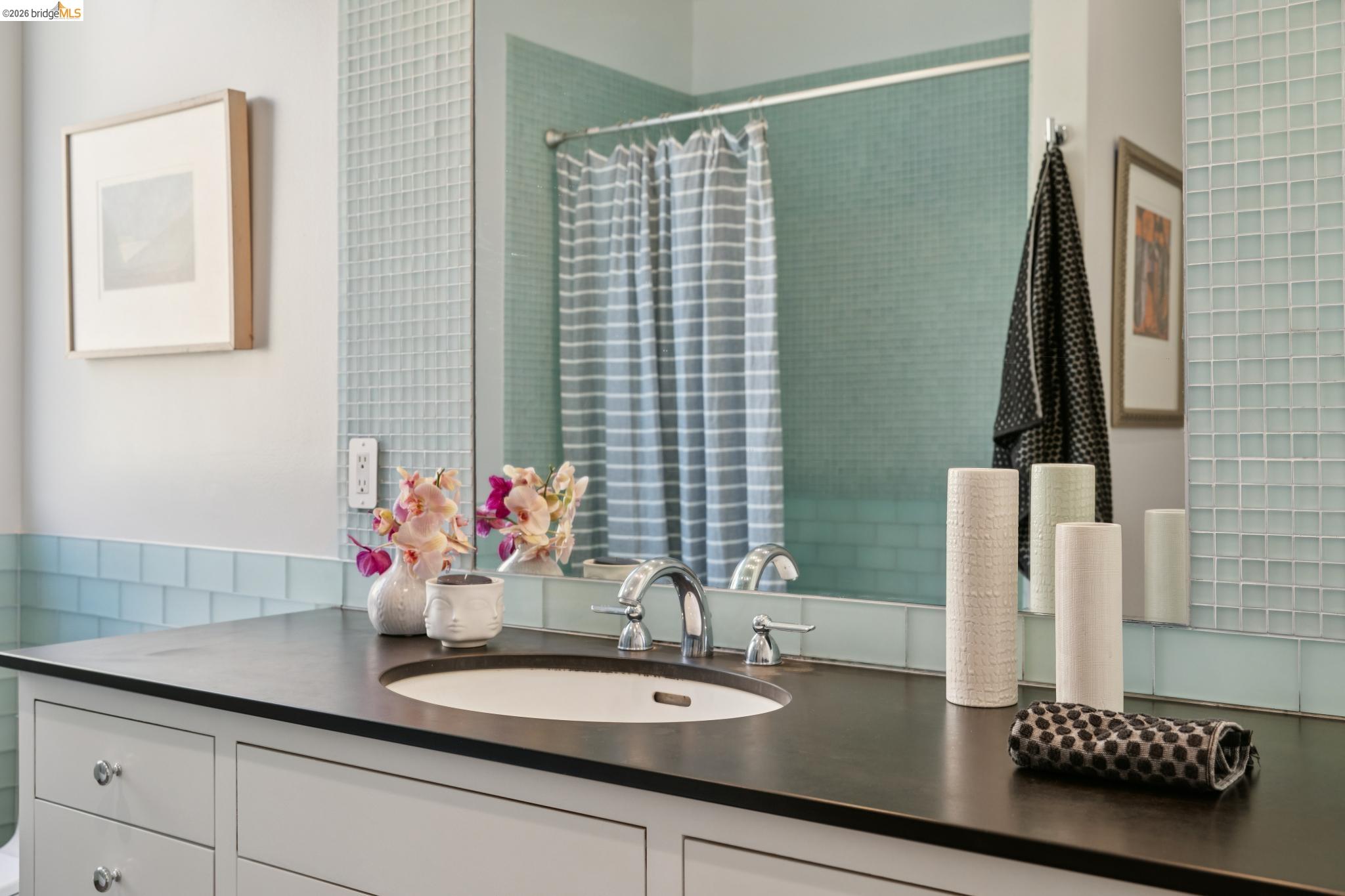 Detail Gallery Image 42 of 60 For 1126 Ocean Avenue, Oakland,  CA 94608 - 2 Beds | 2/1 Baths