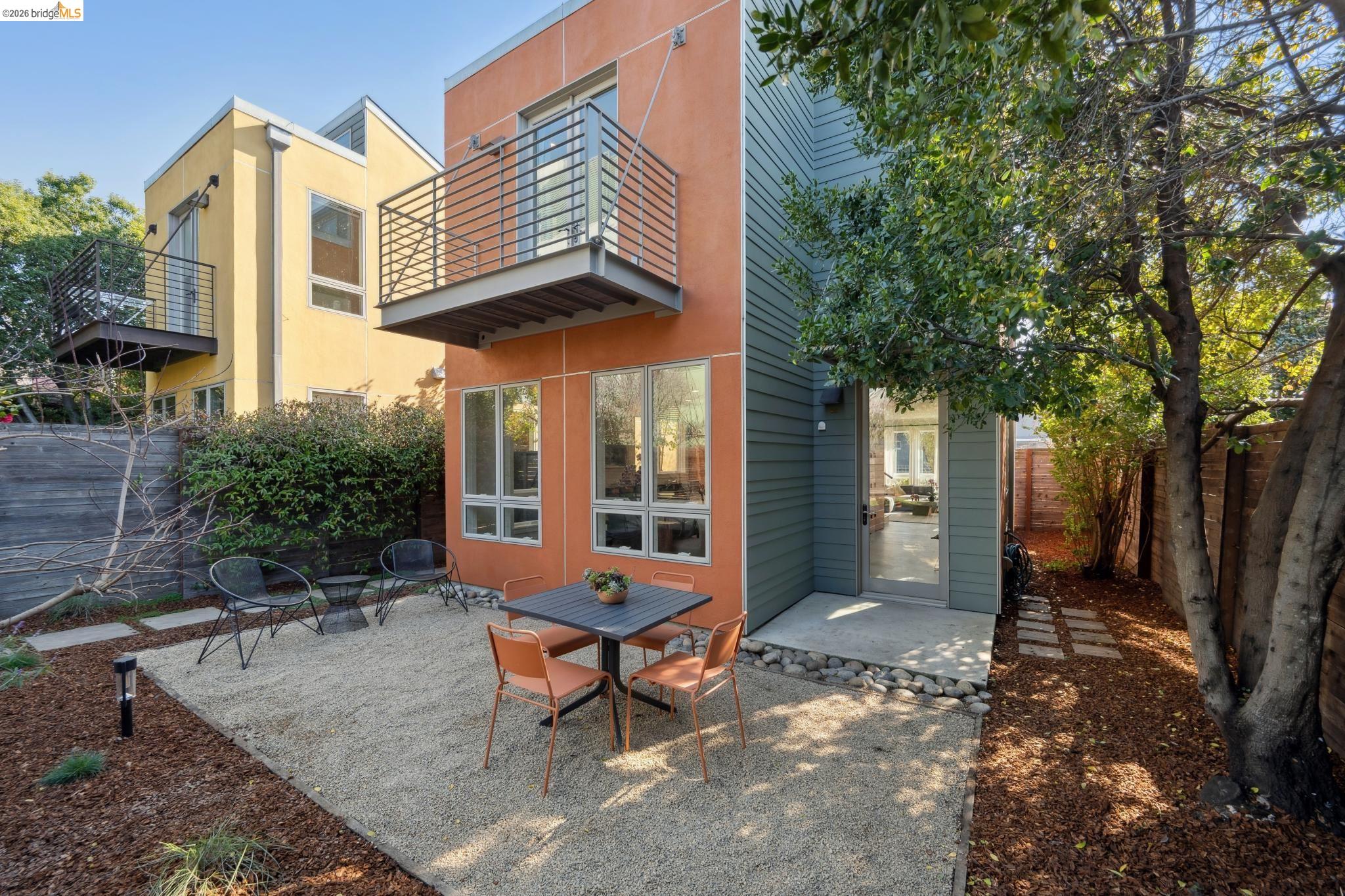 Detail Gallery Image 54 of 60 For 1126 Ocean Avenue, Oakland,  CA 94608 - 2 Beds | 2/1 Baths