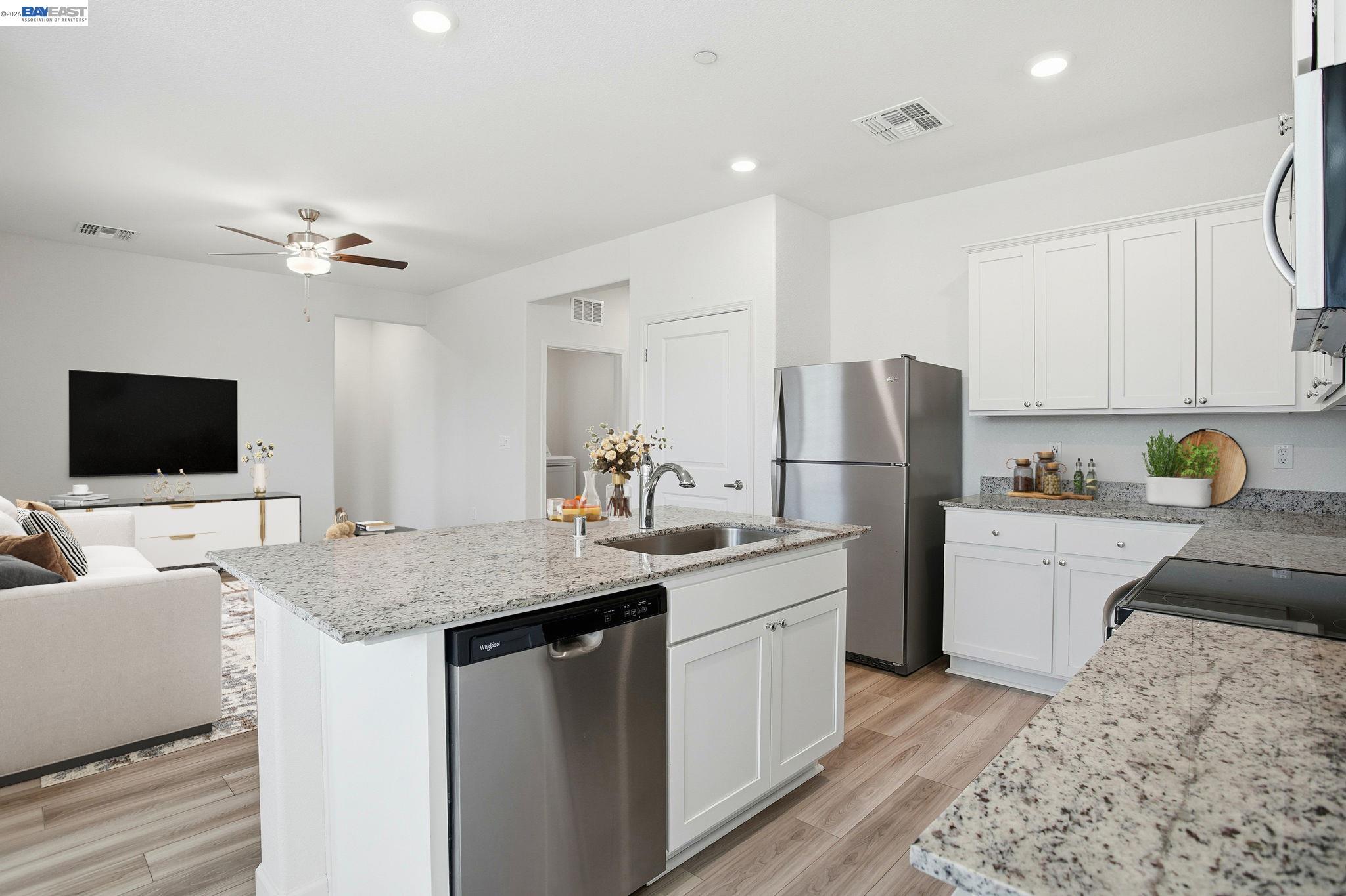 Detail Gallery Image 7 of 43 For 2055 Stars Dr, Rio Vista,  CA 94571 - 2 Beds | 2 Baths