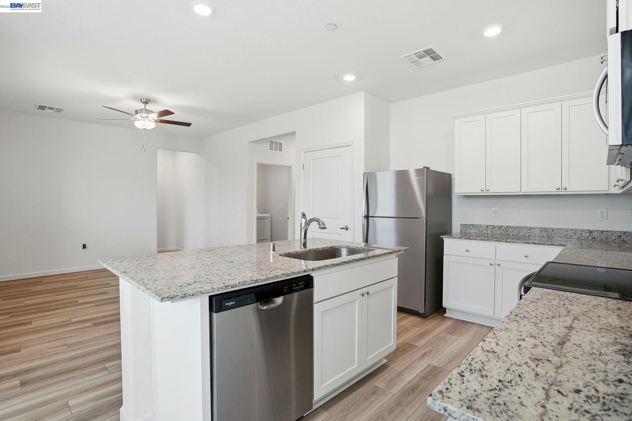 Detail Gallery Image 8 of 43 For 2055 Stars Dr, Rio Vista,  CA 94571 - 2 Beds | 2 Baths