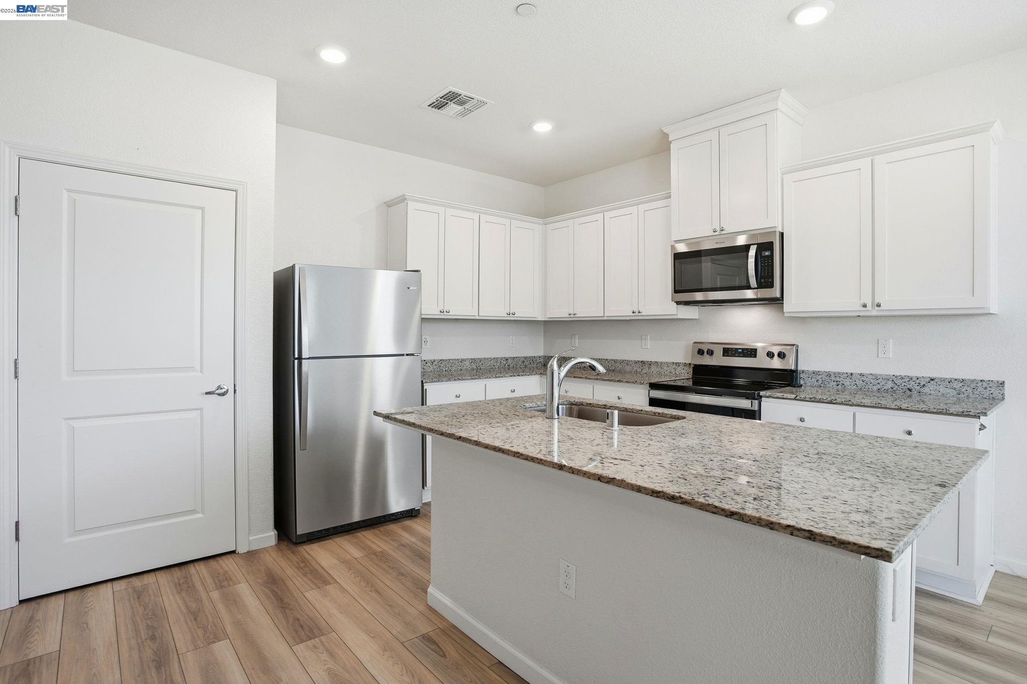 Detail Gallery Image 9 of 43 For 2055 Stars Dr, Rio Vista,  CA 94571 - 2 Beds | 2 Baths