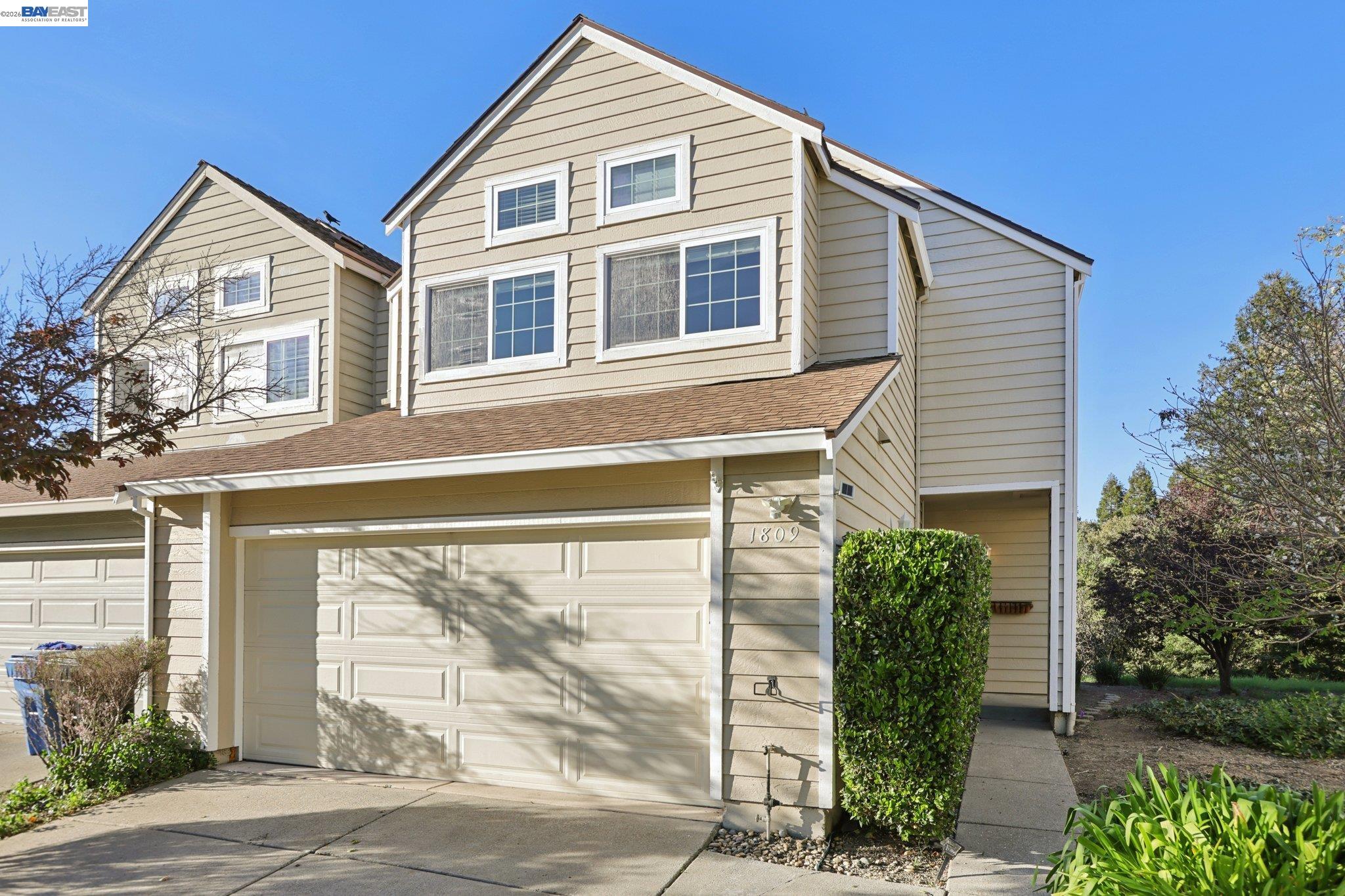 Photo #2: 41127687 Listing: Photo #2