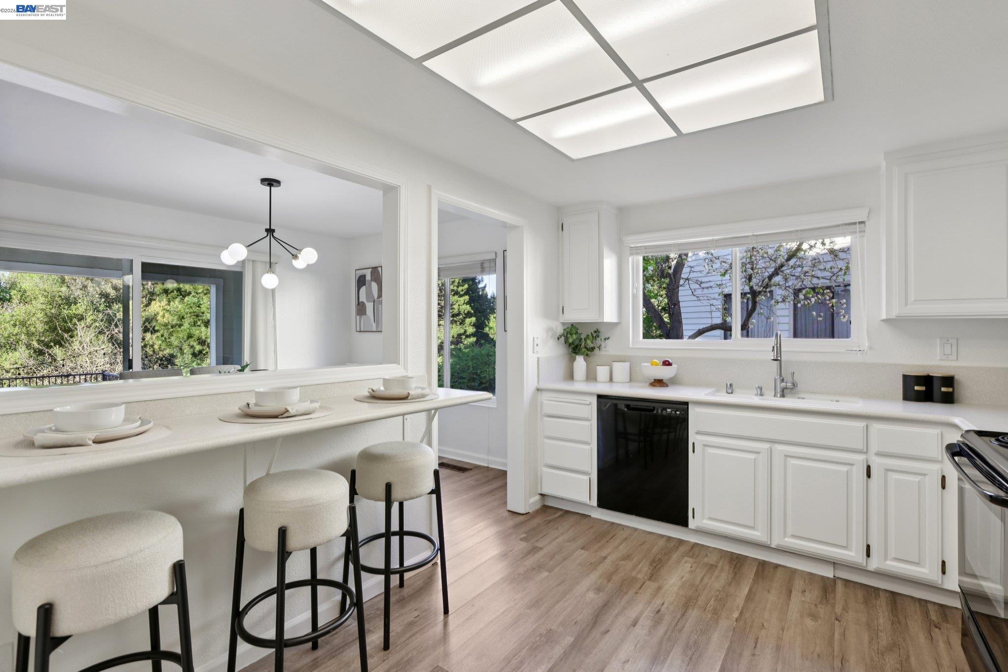 Photo #12: 41127687 Listing: Photo #12