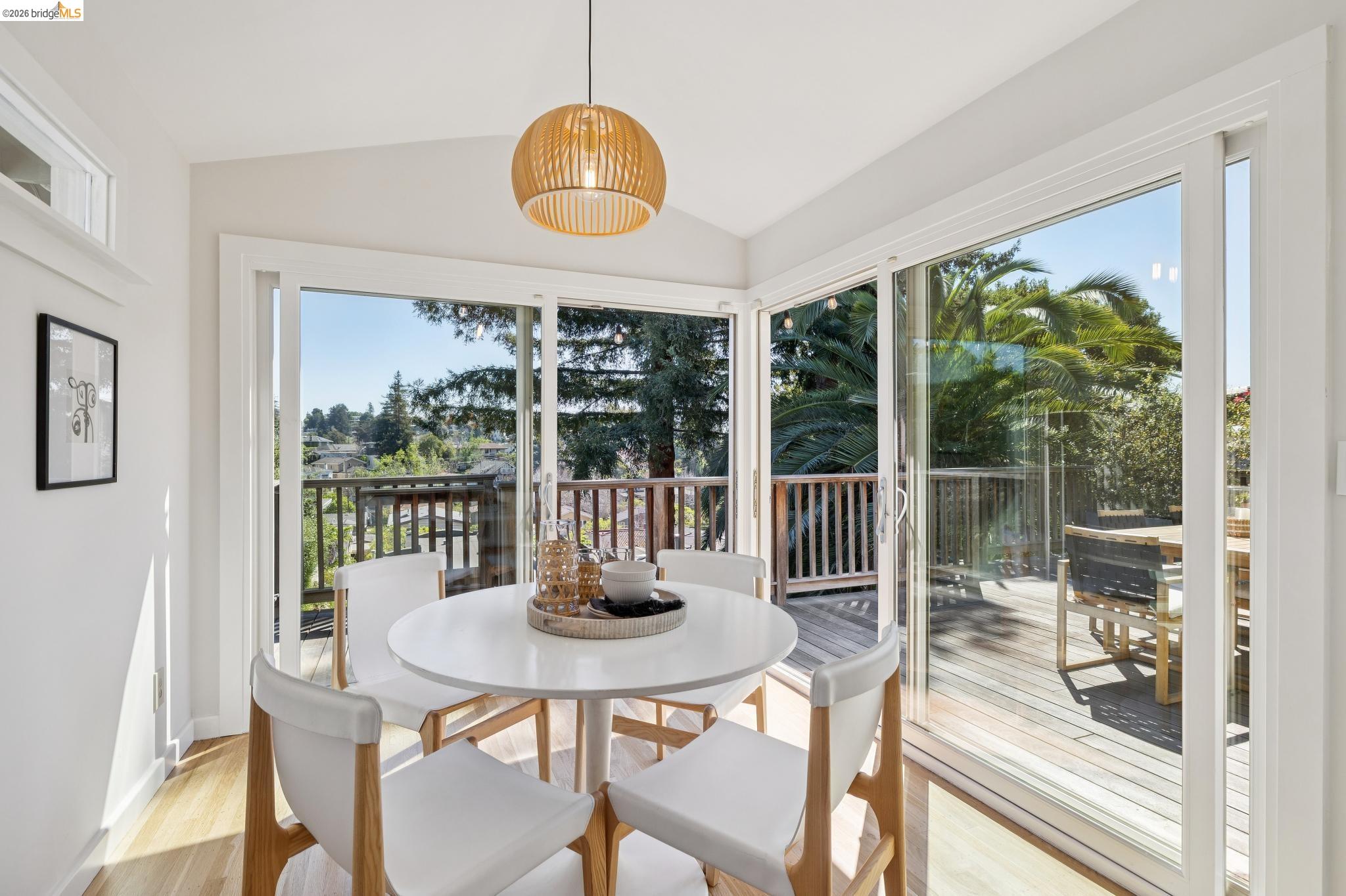 Detail Gallery Image 15 of 49 For 254 Wildwood Ave, Piedmont,  CA 94610 - 4 Beds | 3 Baths