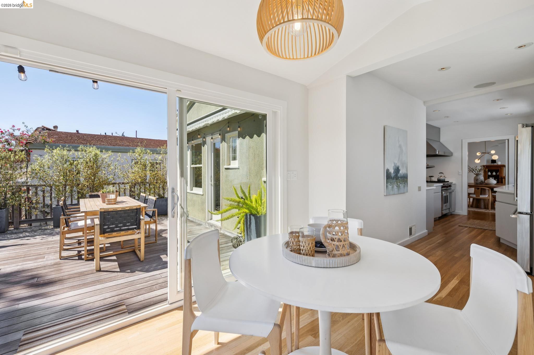 Detail Gallery Image 16 of 49 For 254 Wildwood Ave, Piedmont,  CA 94610 - 4 Beds | 3 Baths