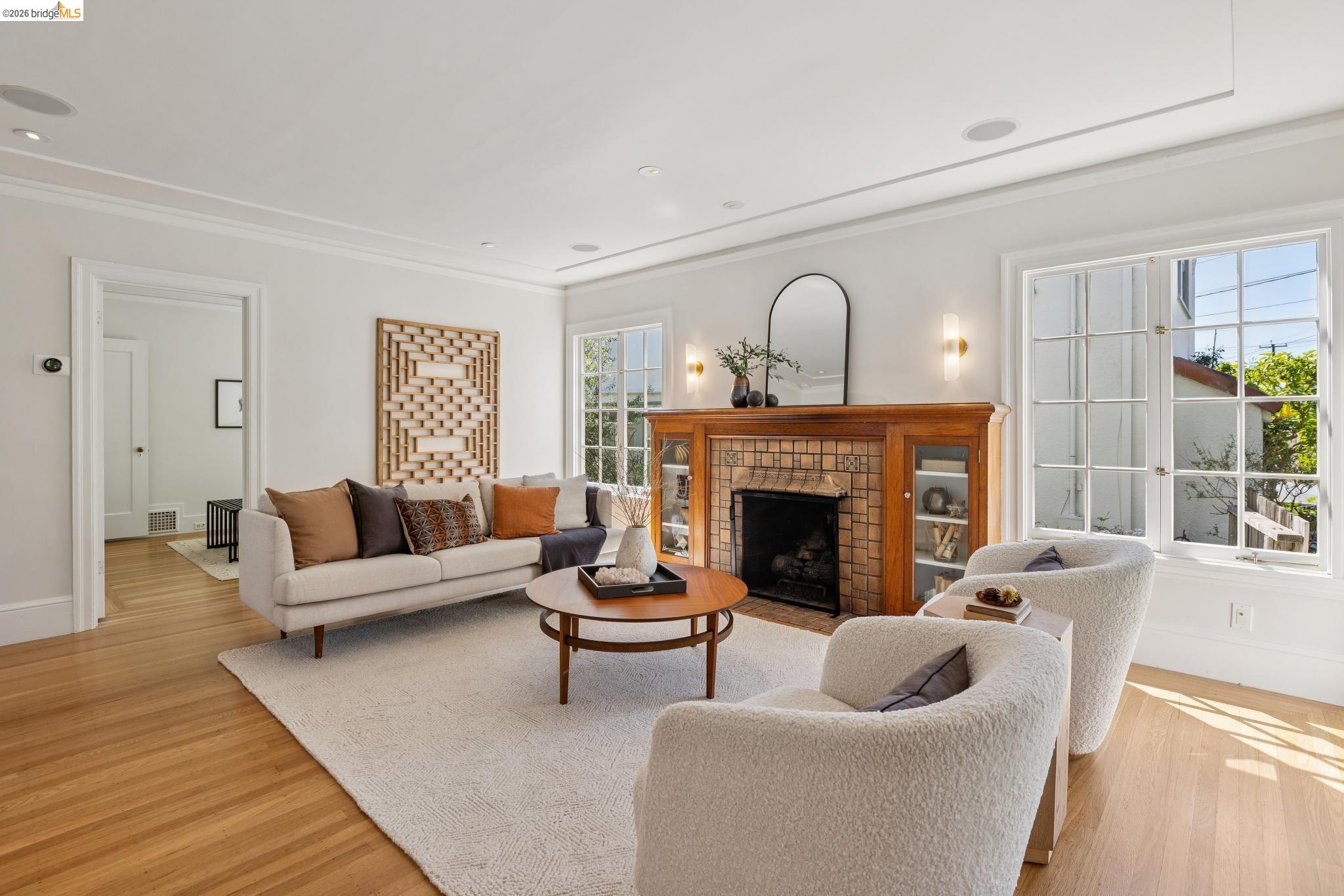 Detail Gallery Image 4 of 49 For 254 Wildwood Ave, Piedmont,  CA 94610 - 4 Beds | 3 Baths