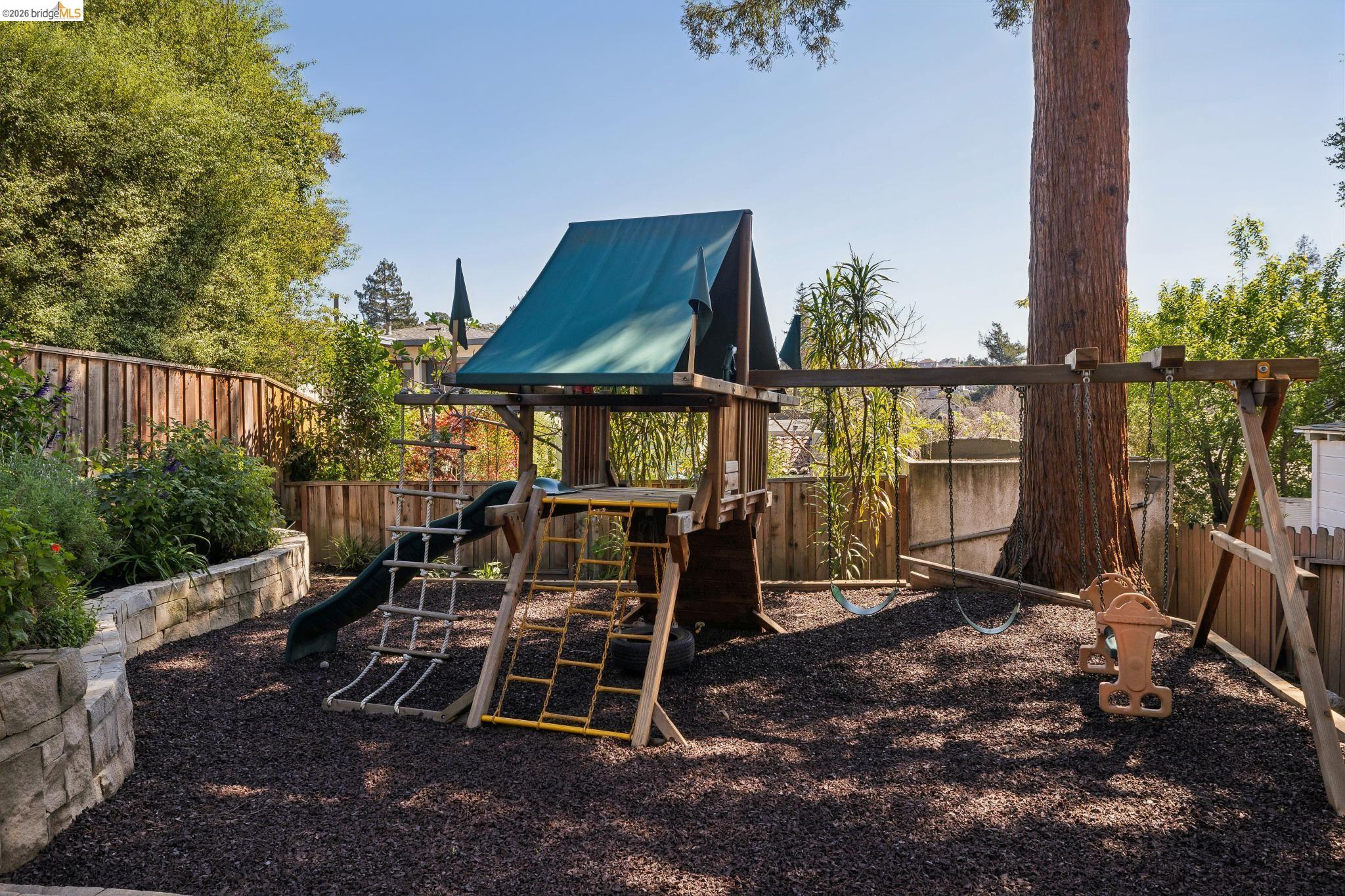 Detail Gallery Image 39 of 49 For 254 Wildwood Ave, Piedmont,  CA 94610 - 4 Beds | 3 Baths