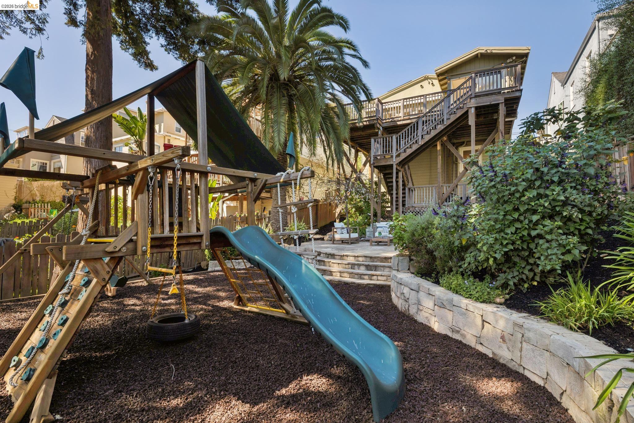 Detail Gallery Image 40 of 49 For 254 Wildwood Ave, Piedmont,  CA 94610 - 4 Beds | 3 Baths