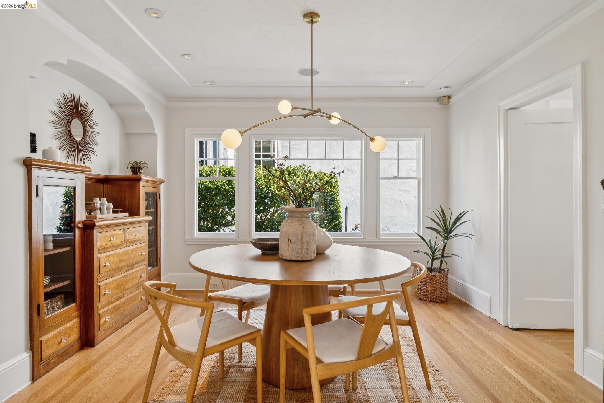 Detail Gallery Image 8 of 49 For 254 Wildwood Ave, Piedmont,  CA 94610 - 4 Beds | 3 Baths