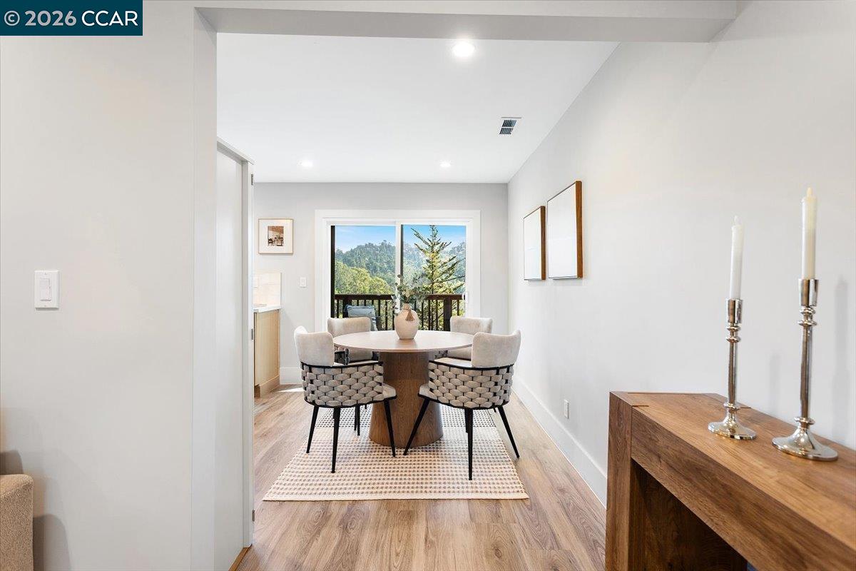 Detail Gallery Image 14 of 48 For 5924 Balboa Dr, Oakland,  CA 94611 - 2 Beds | 2 Baths