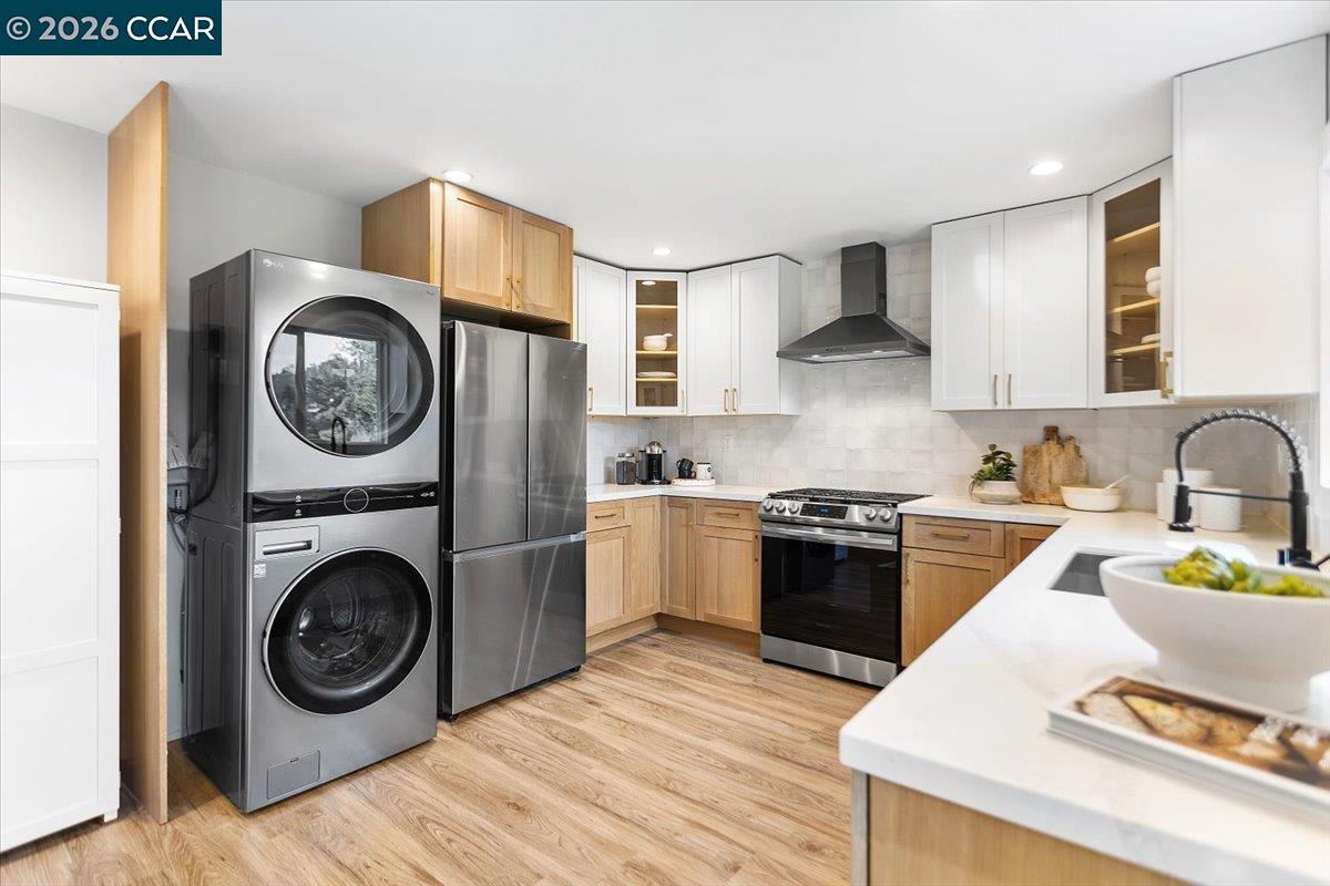 Detail Gallery Image 18 of 48 For 5924 Balboa Dr, Oakland,  CA 94611 - 2 Beds | 2 Baths