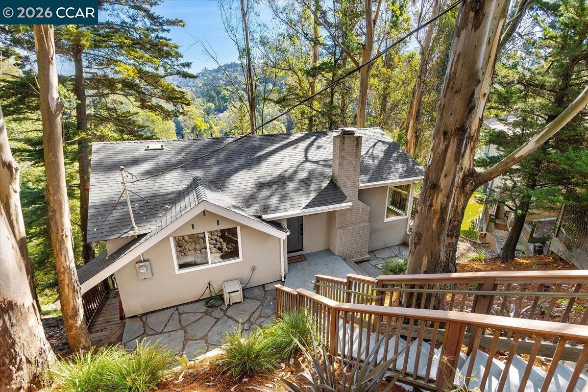 Detail Gallery Image 3 of 48 For 5924 Balboa Dr, Oakland,  CA 94611 - 2 Beds | 2 Baths