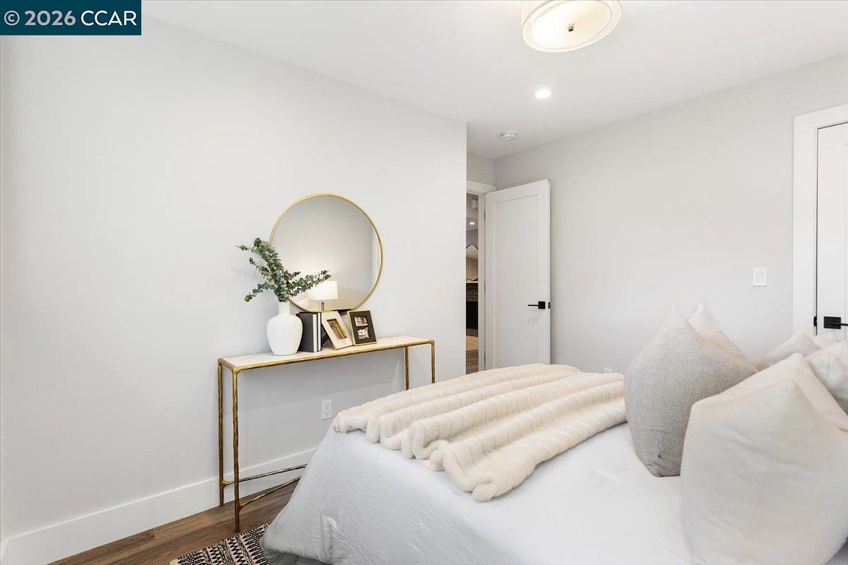 Detail Gallery Image 30 of 48 For 5924 Balboa Dr, Oakland,  CA 94611 - 2 Beds | 2 Baths