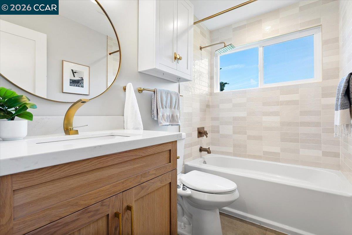 Detail Gallery Image 31 of 48 For 5924 Balboa Dr, Oakland,  CA 94611 - 2 Beds | 2 Baths