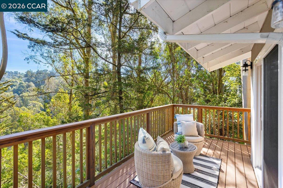 Detail Gallery Image 33 of 48 For 5924 Balboa Dr, Oakland,  CA 94611 - 2 Beds | 2 Baths