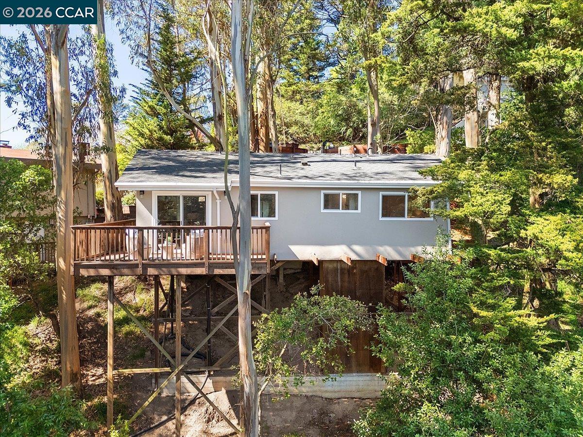 Detail Gallery Image 37 of 48 For 5924 Balboa Dr, Oakland,  CA 94611 - 2 Beds | 2 Baths