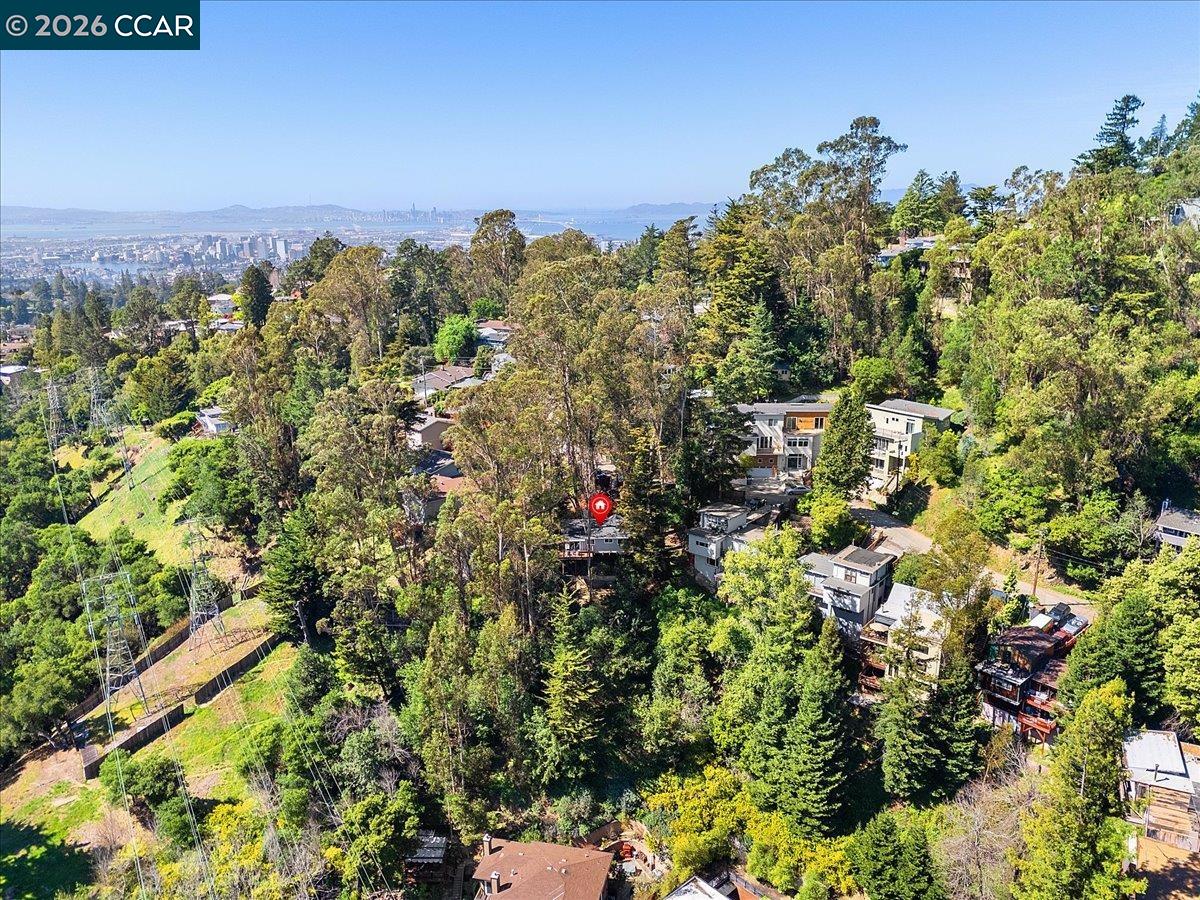 Detail Gallery Image 42 of 48 For 5924 Balboa Dr, Oakland,  CA 94611 - 2 Beds | 2 Baths