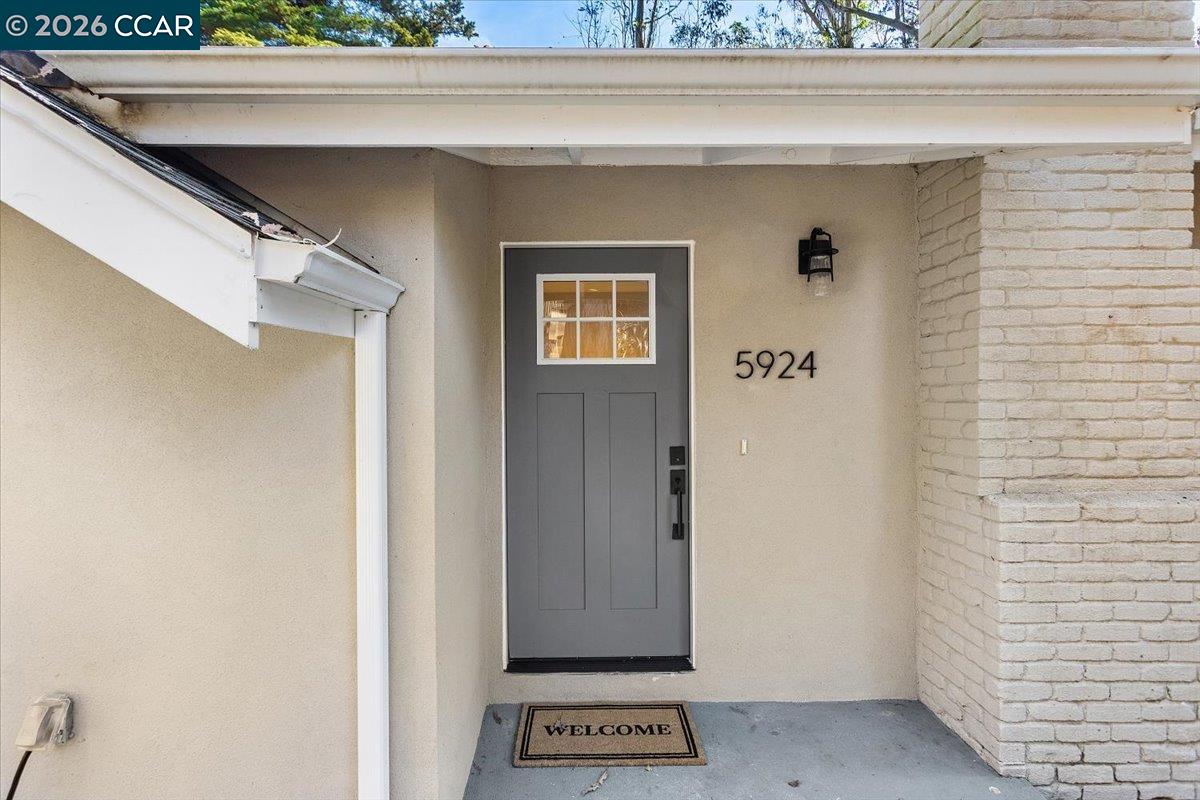 Detail Gallery Image 8 of 48 For 5924 Balboa Dr, Oakland,  CA 94611 - 2 Beds | 2 Baths