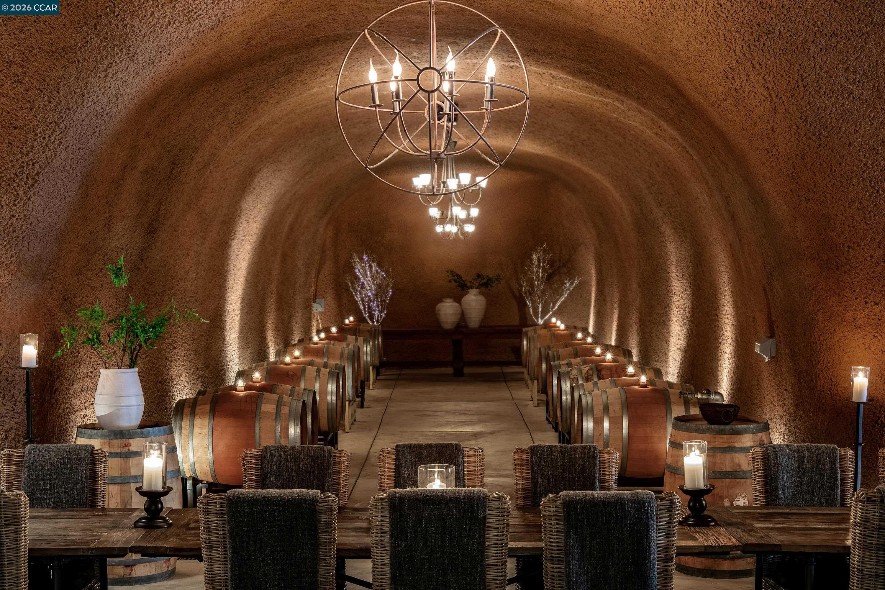 Detail Gallery Image 34 of 56 For 4377 Warm Springs Rd, Glen Ellen,  CA 95442 - 4 Beds | 8/2 Baths