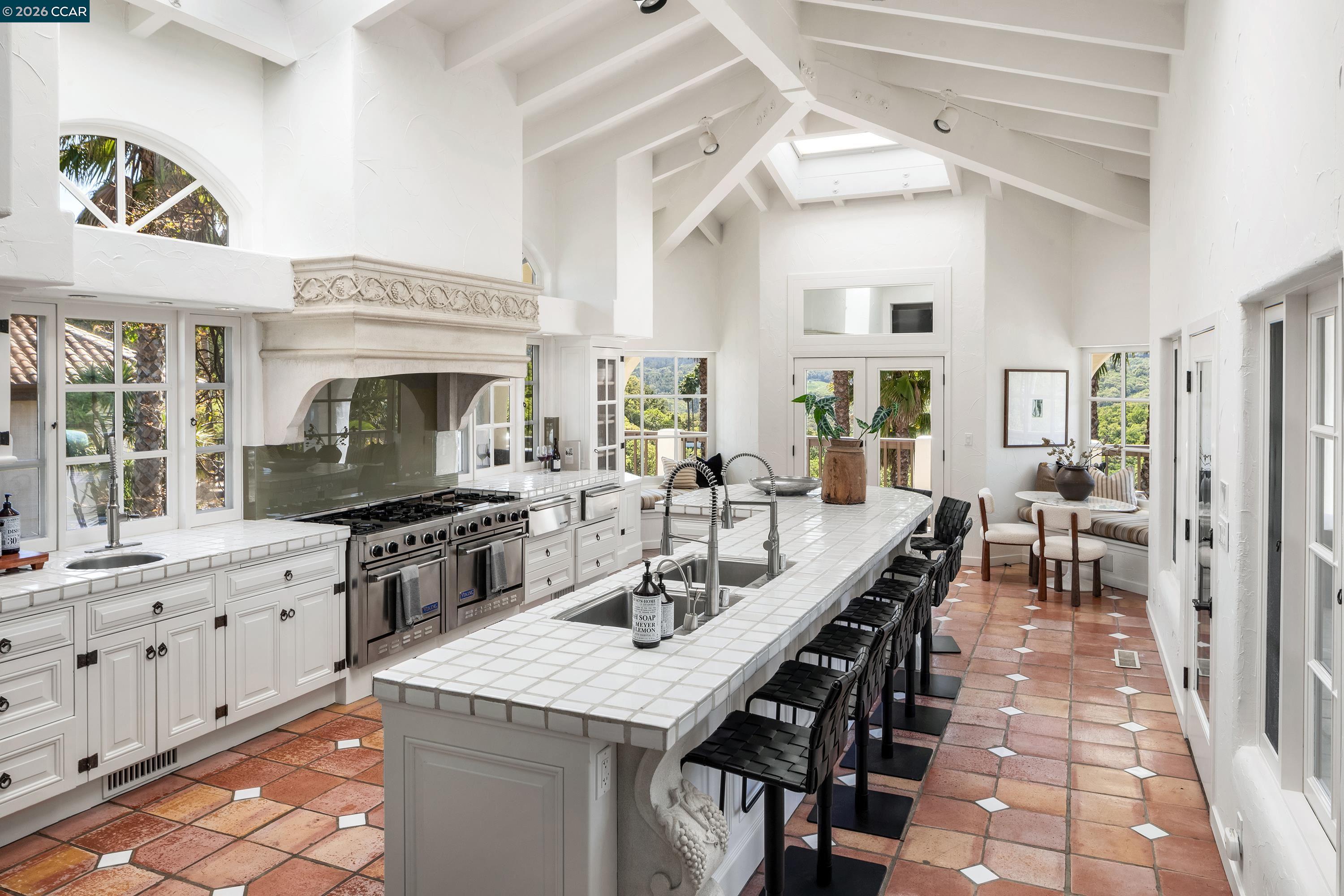 Detail Gallery Image 10 of 56 For 4377 Warm Springs Rd, Glen Ellen,  CA 95442 - 4 Beds | 8/2 Baths