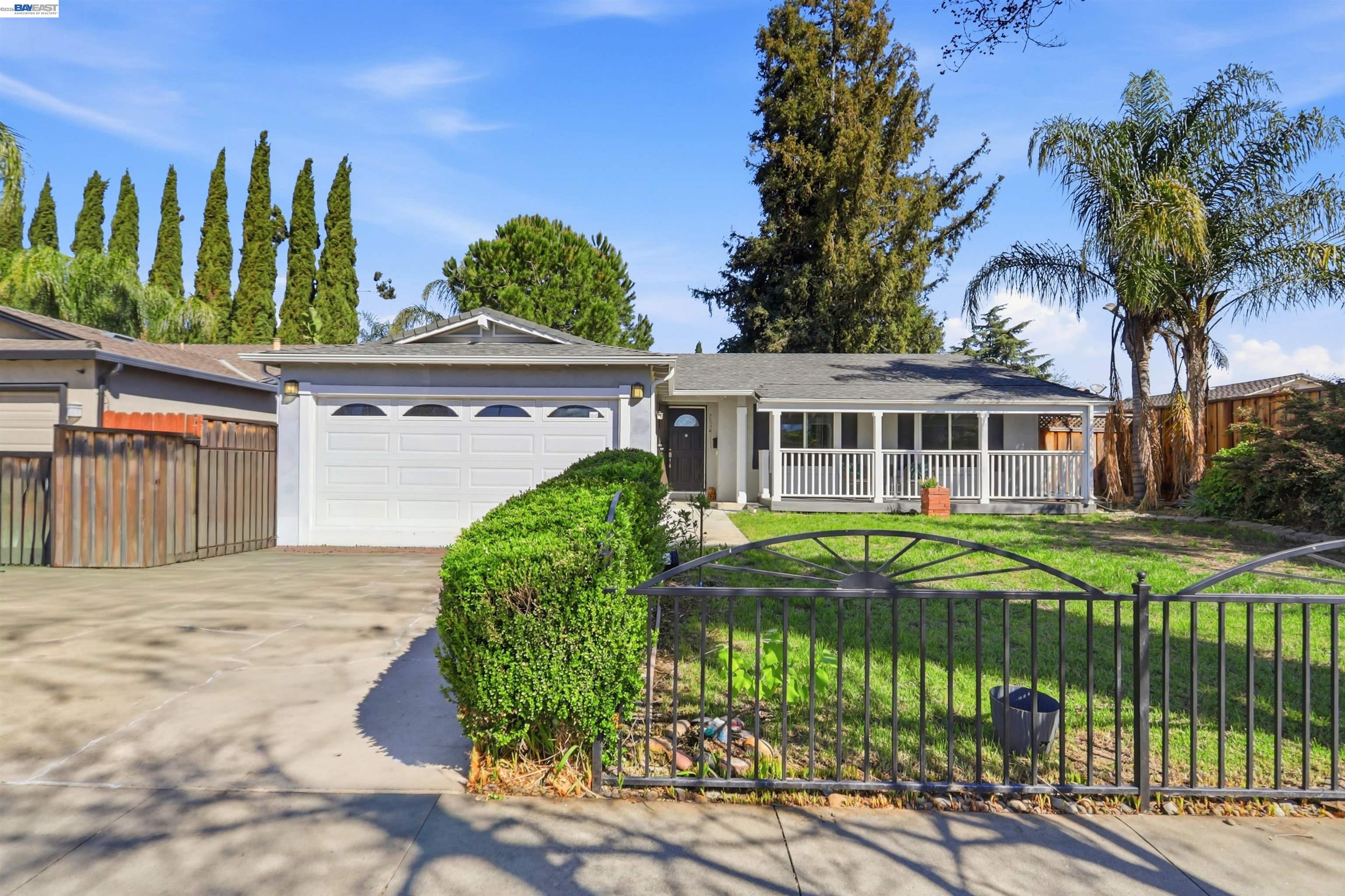 Detail Gallery Image 2 of 39 For 4972 Minas Dr, San Jose,  CA 95136 - 3 Beds | 2 Baths