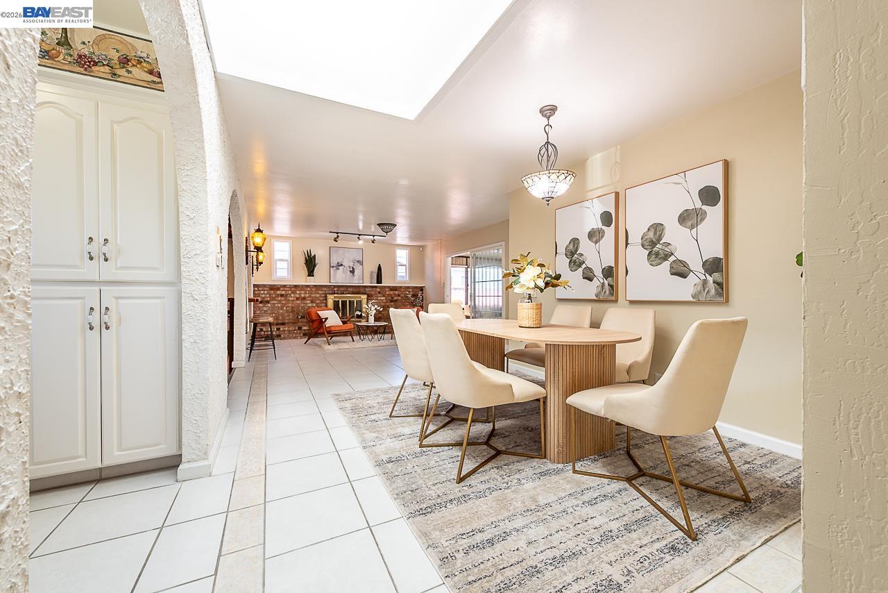 Detail Gallery Image 12 of 60 For 2444 Douglas St, Union City,  CA 94587 - 4 Beds | 2 Baths